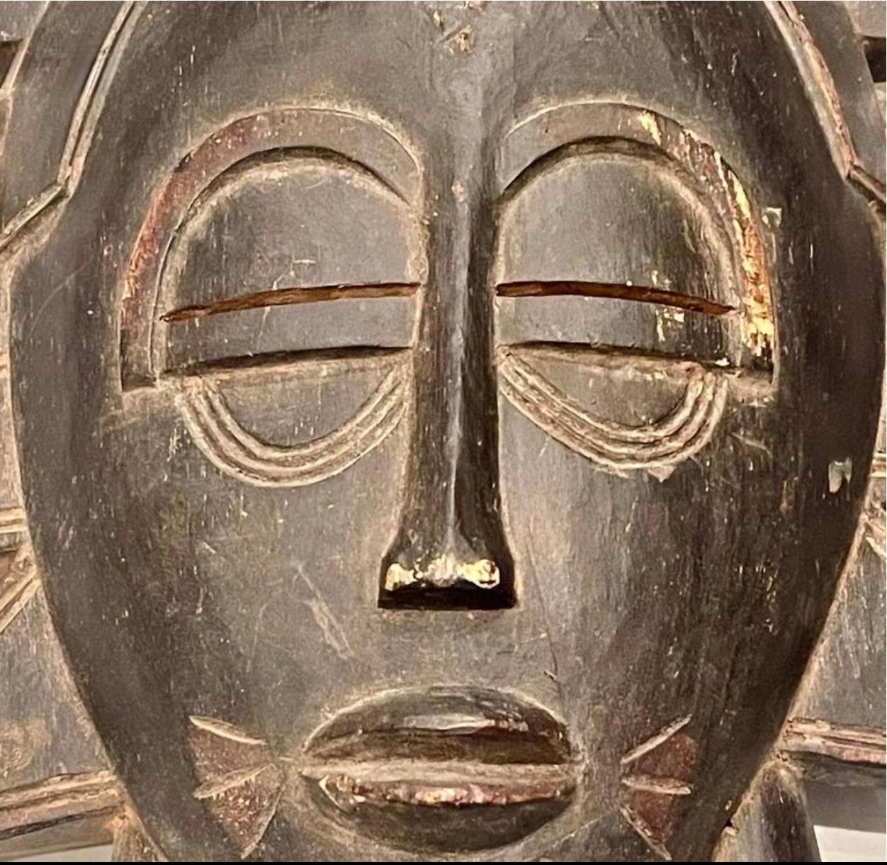 Bois de feuillus Masque de danse initiatique sénoufo 