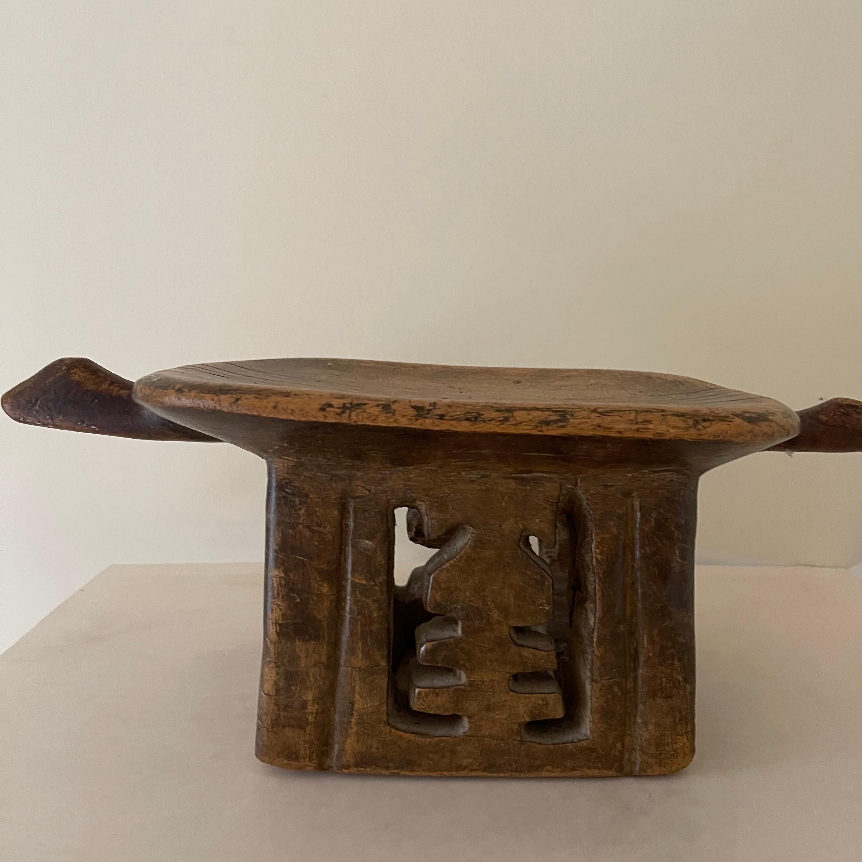 Senoufo Wooden Hut Stool, Erly 20th Century For Sale 2
