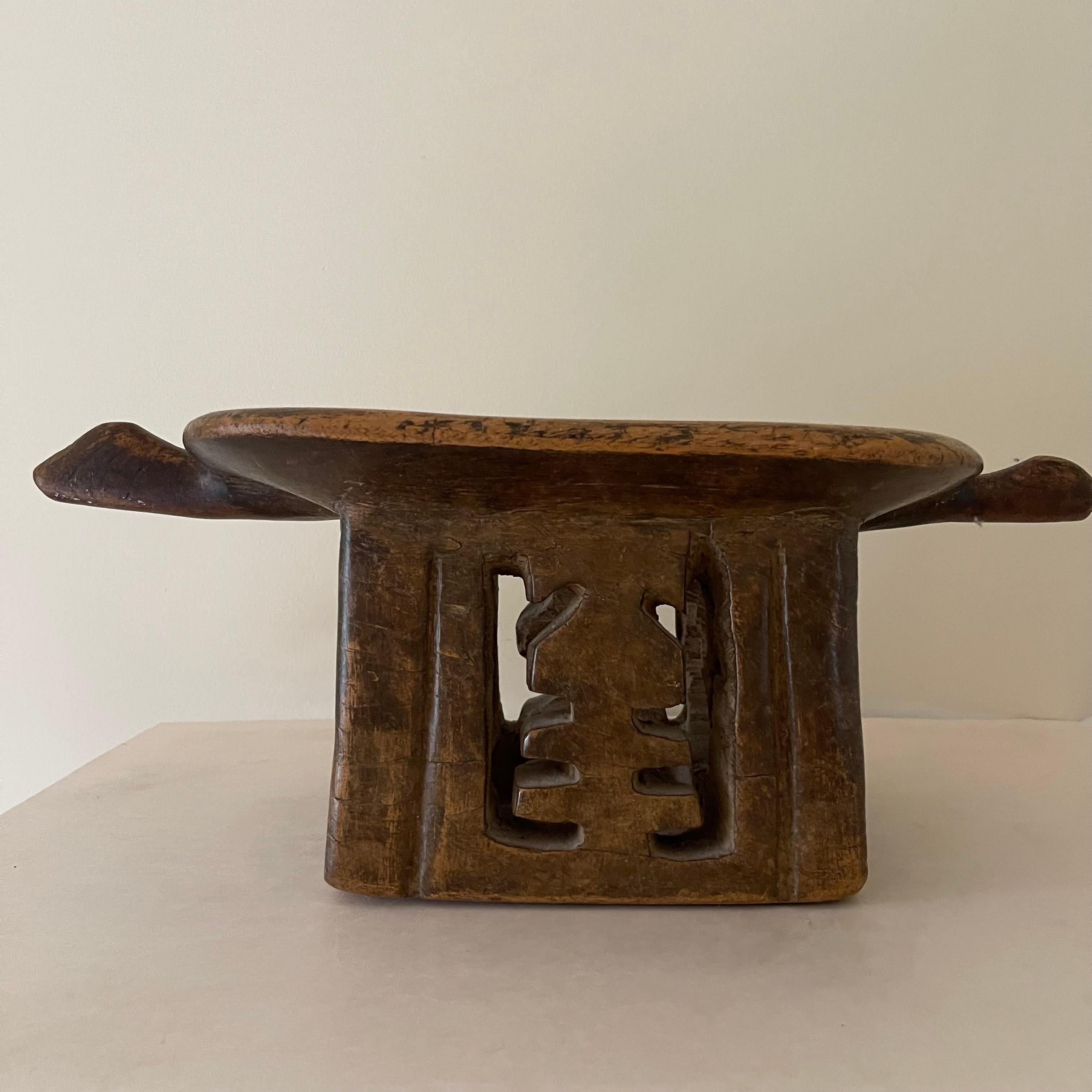 Senoufo Wooden Hut Stool, Erly 20th Century For Sale 3