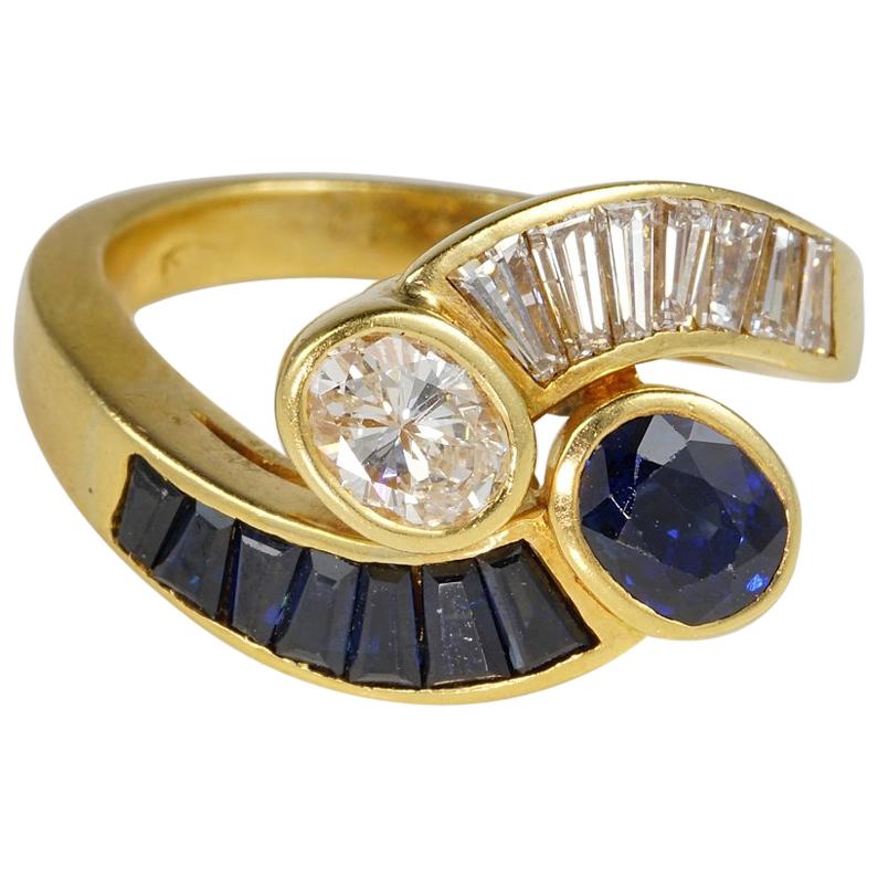 Sensational 1.55 Carat Natural Sapphire 1.20 Carat G VVS Diamond Bypass Ring For Sale