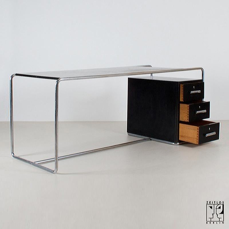 Lacquered Sensational Bauhaus Avant-garde tubular steel writing desk by Bruno Weil (BeWe) For Sale