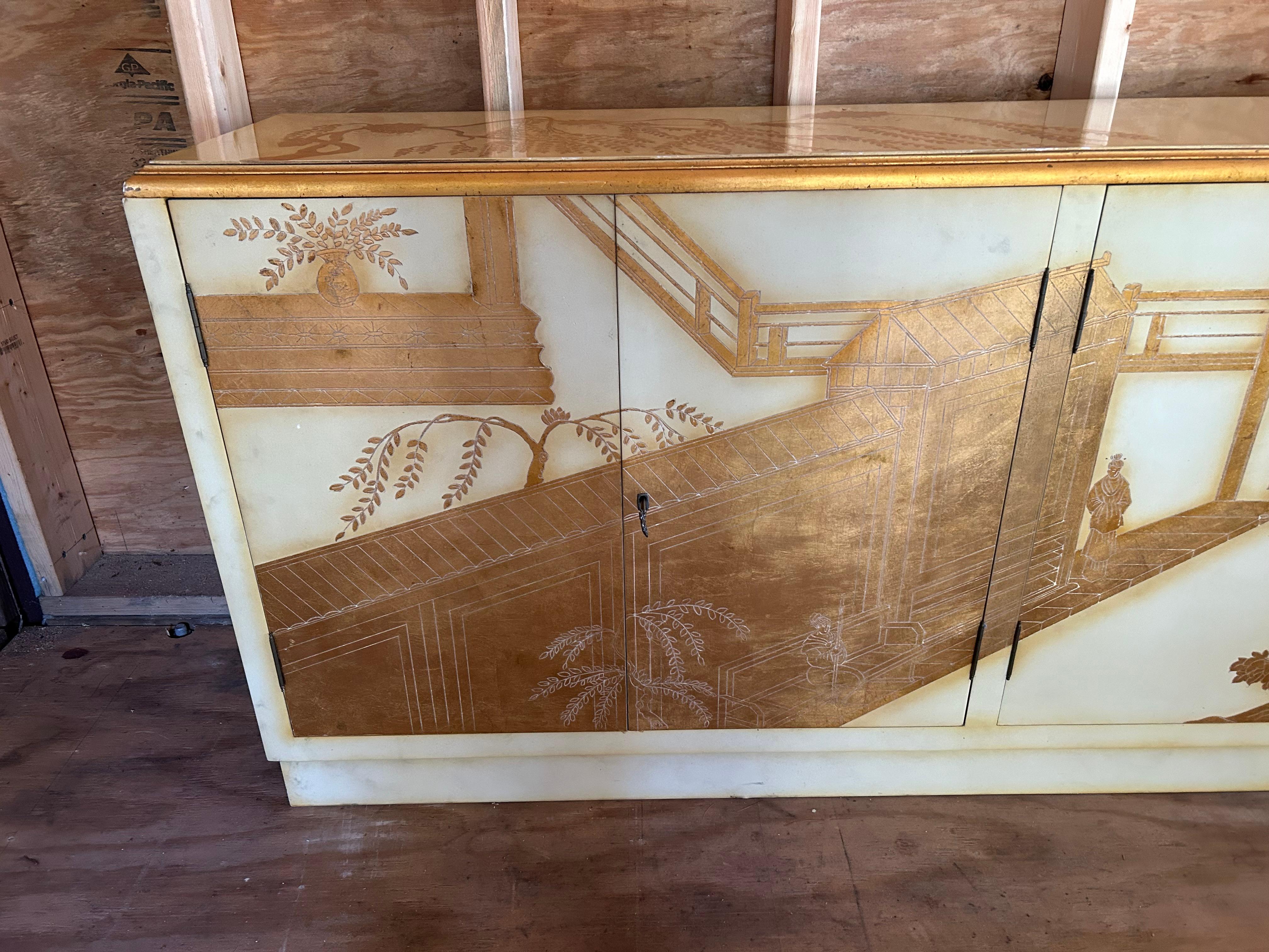 Sensationelle Creme Blattgold Chinoiserie Credenza Kabinett Konsole LaVerne Stil (amerikanisch) im Angebot