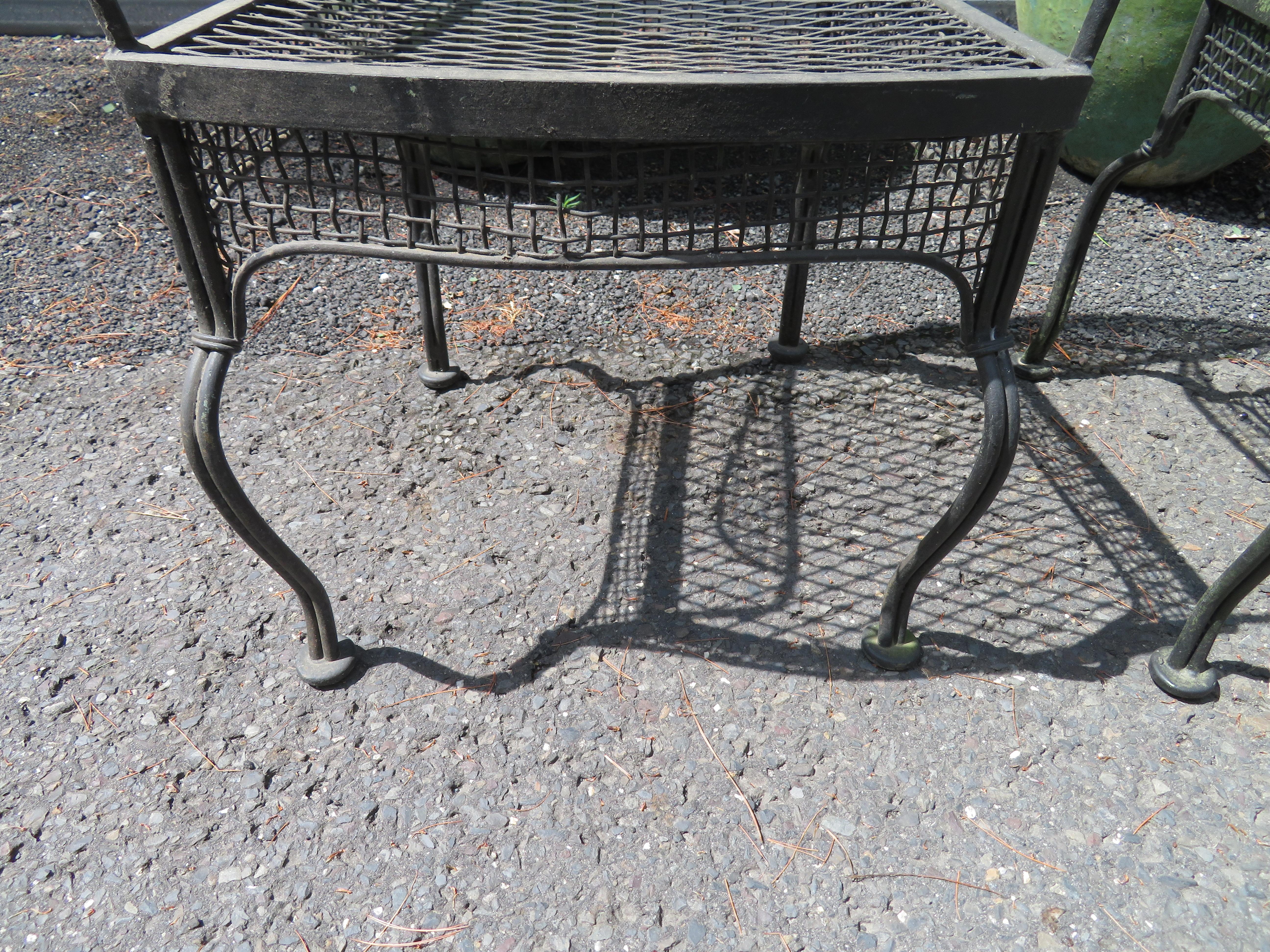Sensational Early Set Russel Woodard Mesh Patio Table 4 Chairs Mid-Century For Sale 2