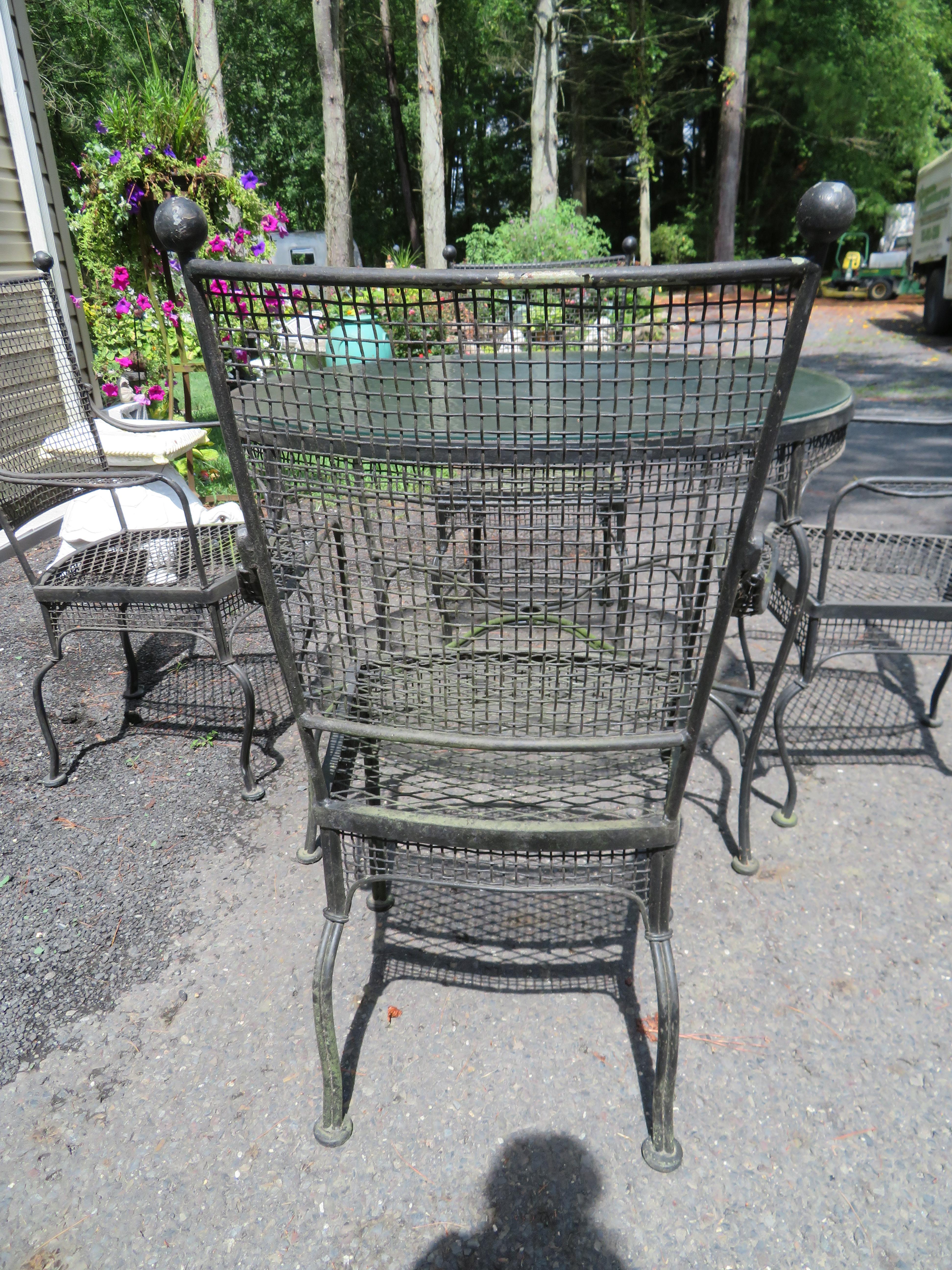 Sensational Early Set Russel Woodard Mesh Patio Table 4 Chairs Mid-Century For Sale 3