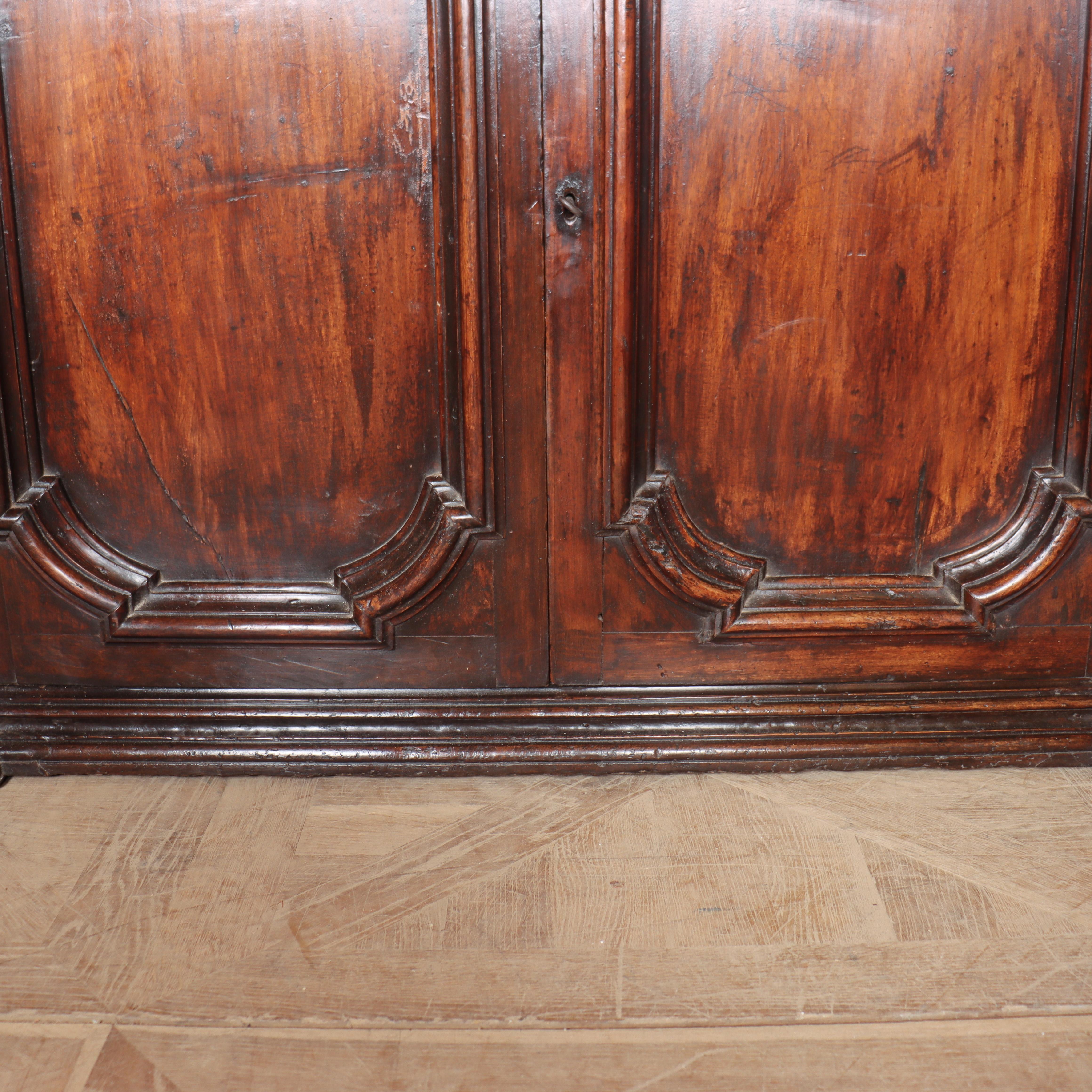 Sensacional Credenza italiana Nogal en venta