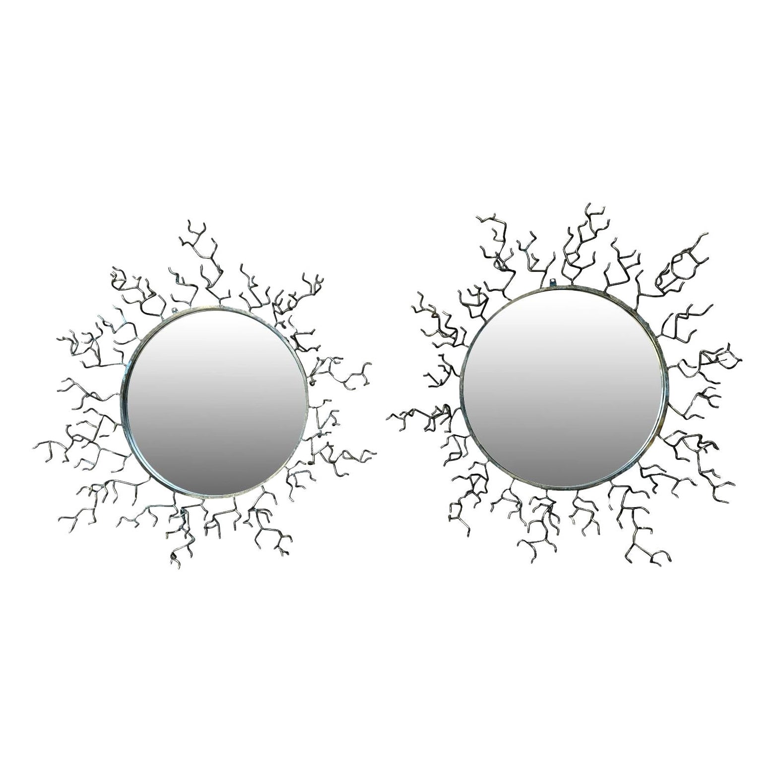 Paire de miroirs français en laiton en vente