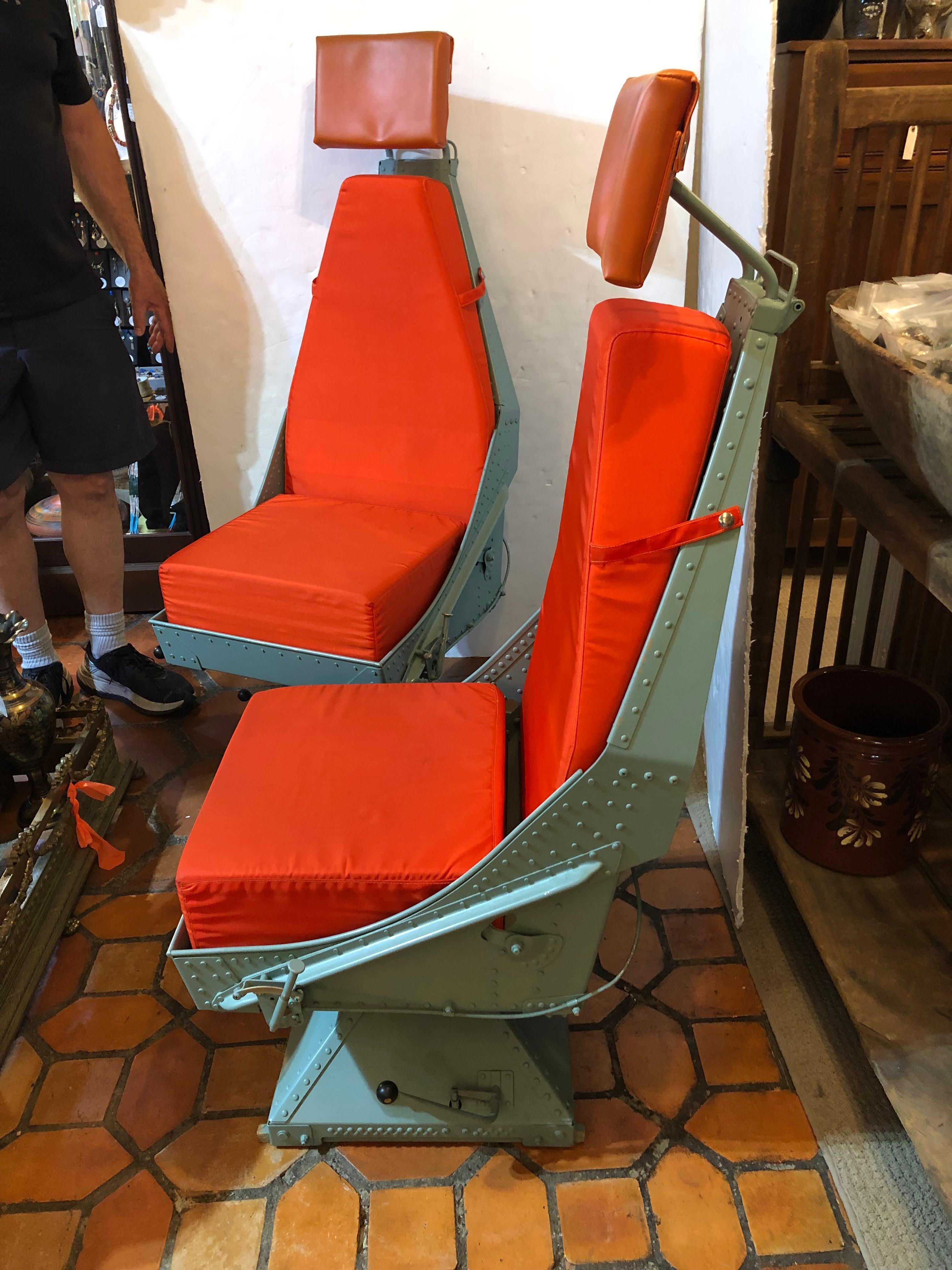 Métal Paire de sièges d'avions industriels en vente