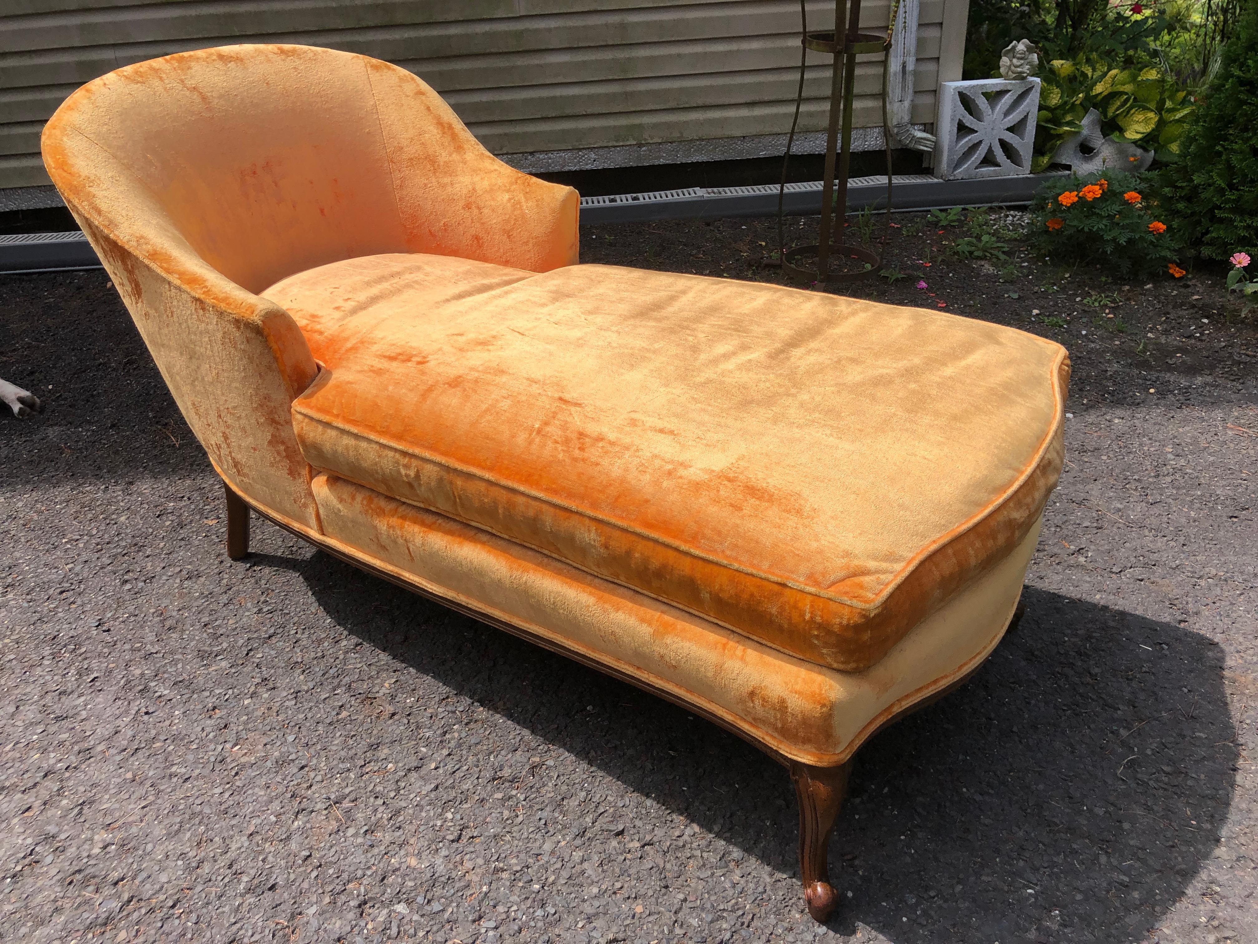 Sensational Petite French Provincial Chaise Lounge Mid-Century  For Sale 5