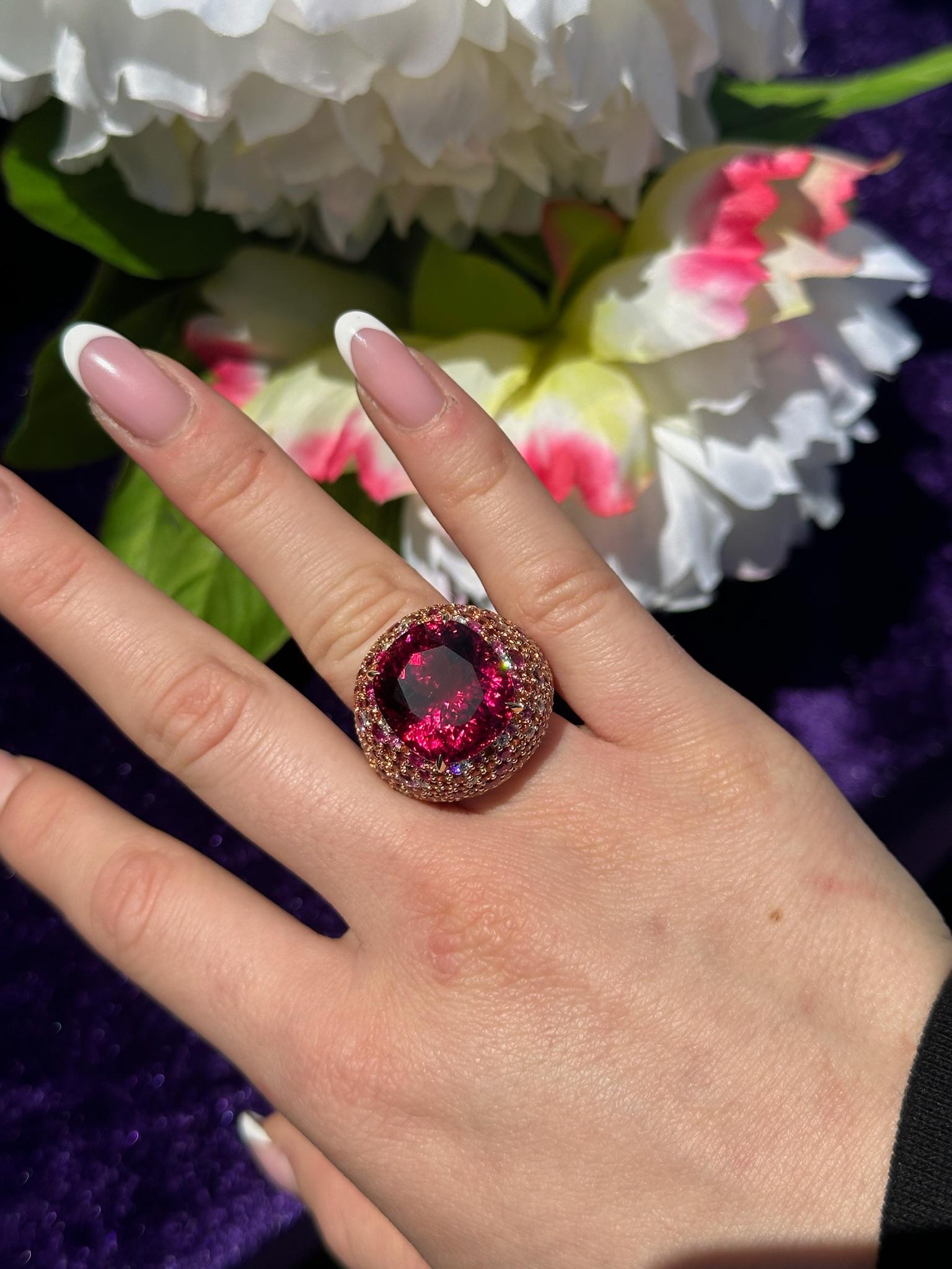 Sensational Ruby Sapphire Diamond 18K Yellow Gold Ring For Her In New Condition For Sale In Montreux, CH