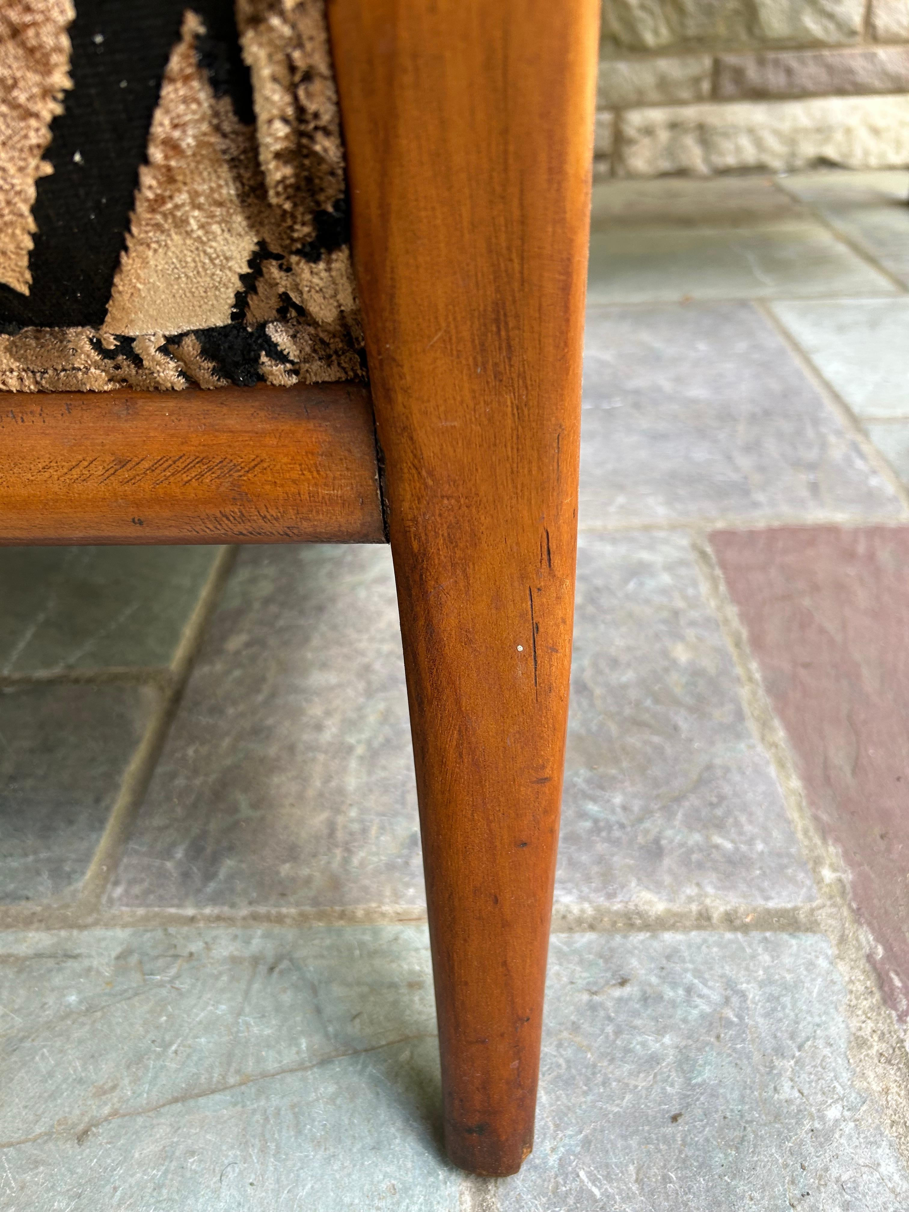 Sensational T.H. Robsjohn-Gibbings Slipper Lounge Chair for Widdicomb For Sale 7