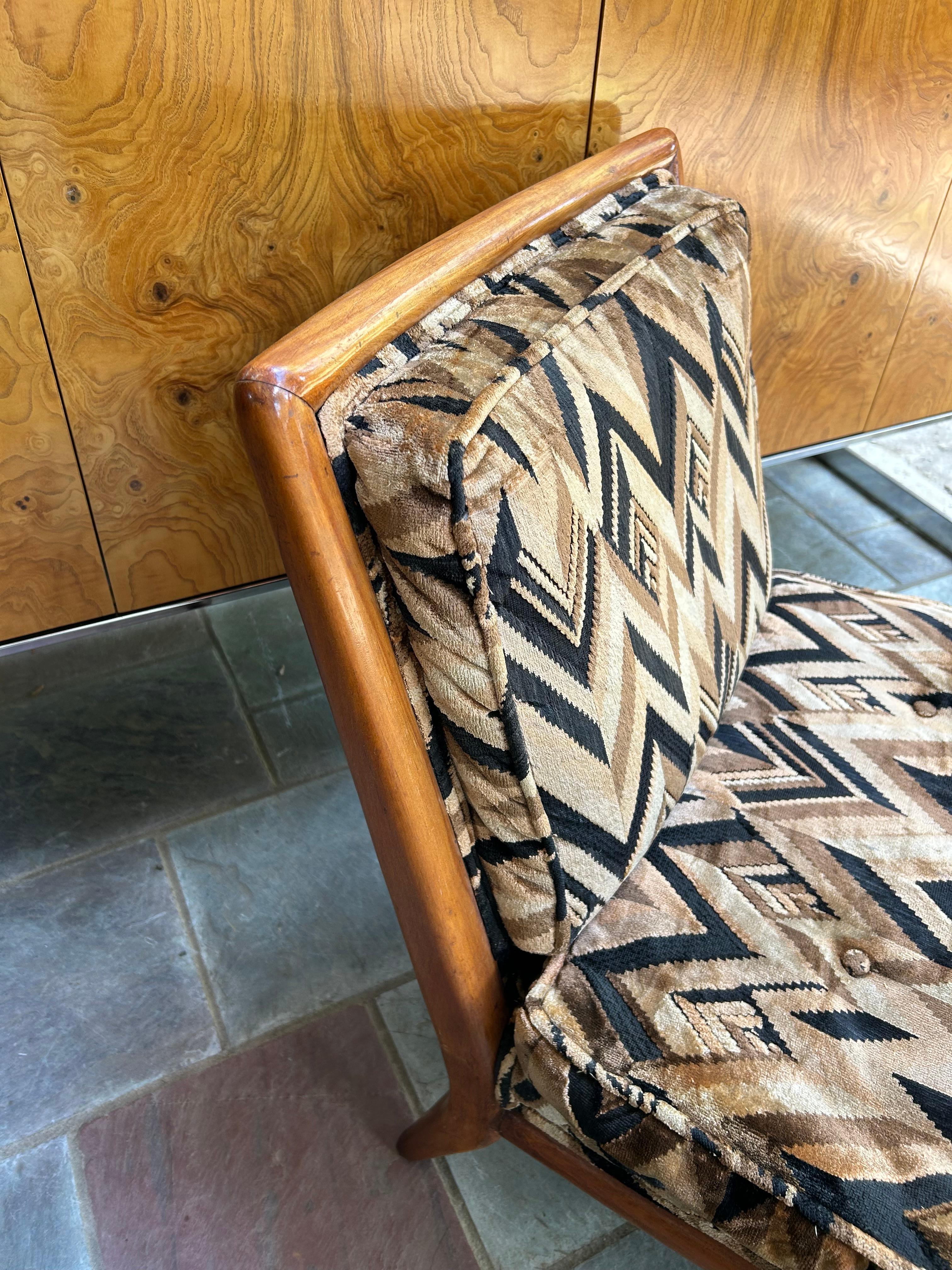 Sensational T.H. Robsjohn-Gibbings Slipper Lounge Chair for Widdicomb In Good Condition For Sale In Pemberton, NJ