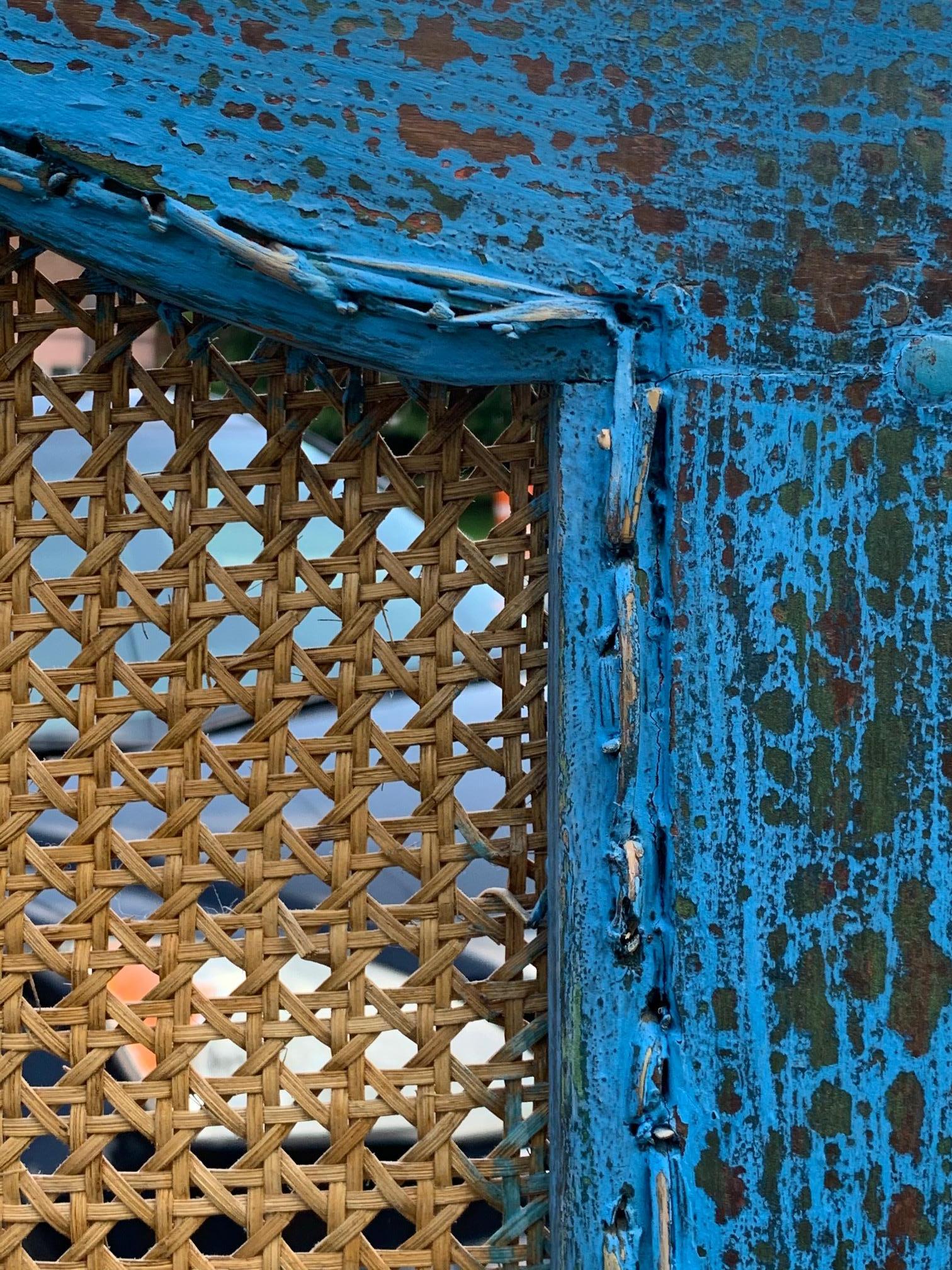 Paravent à 3 panneaux en bois froissé et canné turquoise Sensationnel en vente 5