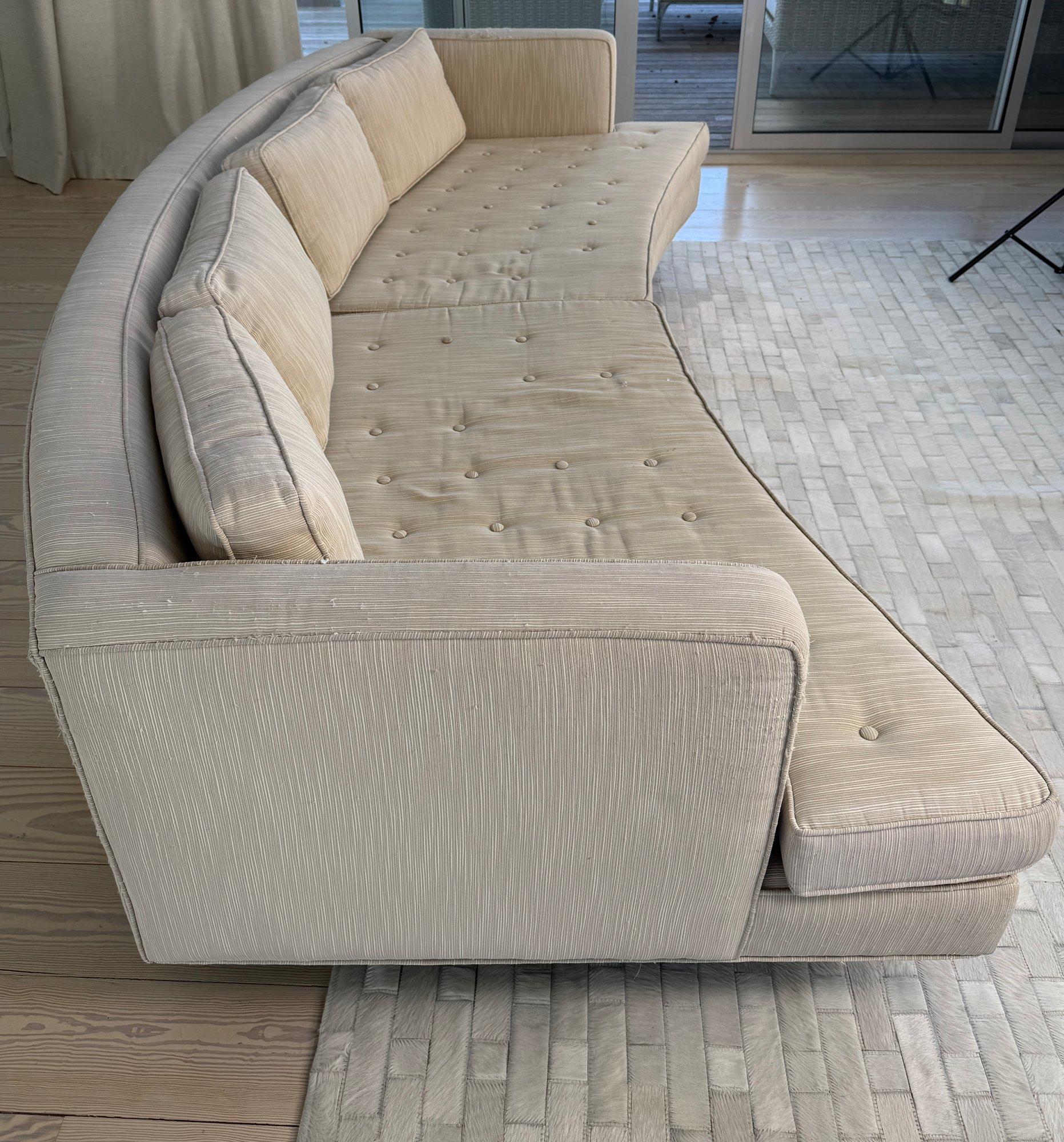 Sensational XL Custom Curved Back Edward Wormley Sofa for Dunbar Console Table In Good Condition For Sale In Pemberton, NJ