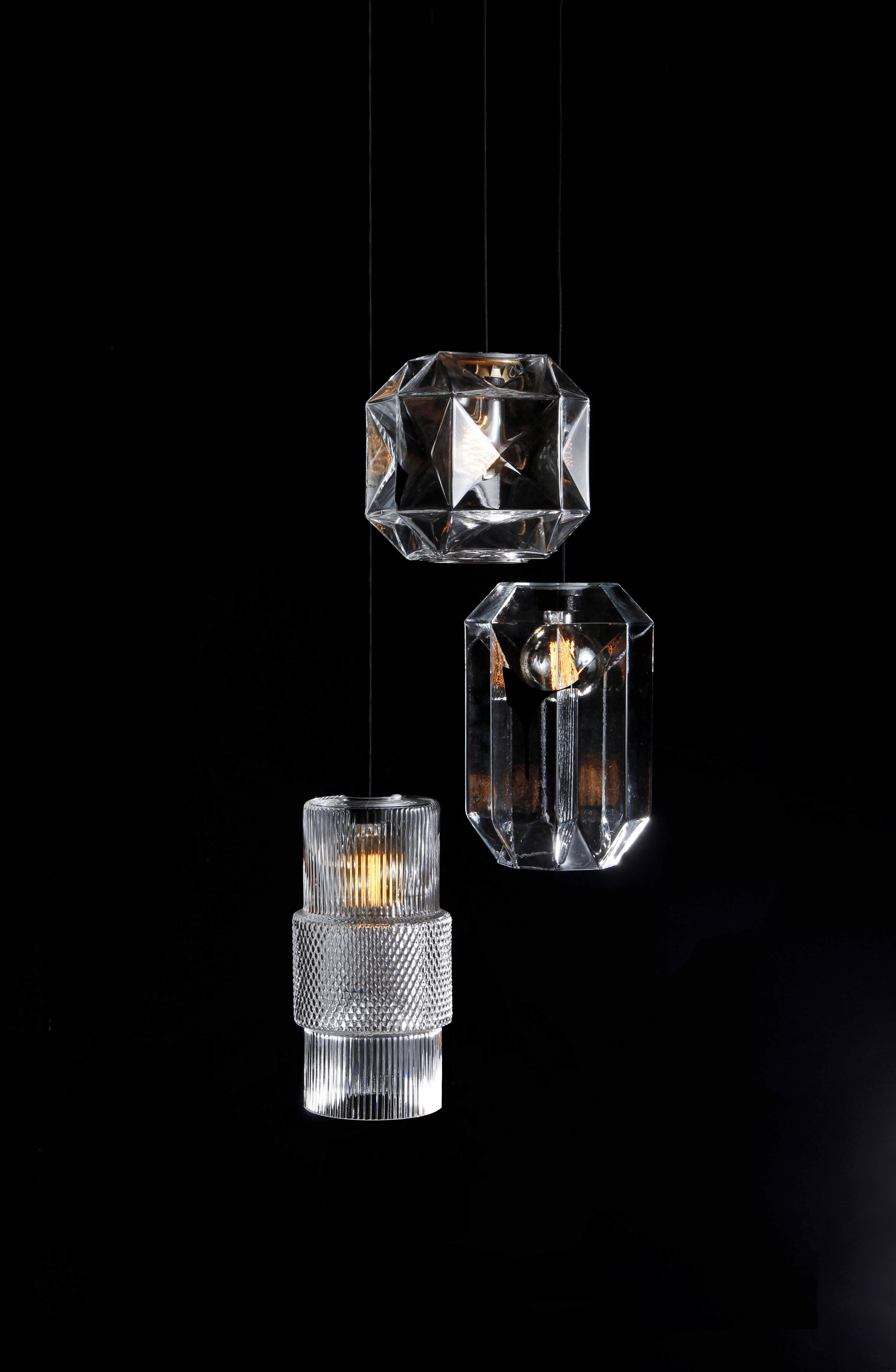 Francese Lampada a sospensione Senso in vetro trasparente e ottone spazzolato di Concept Verre in vendita