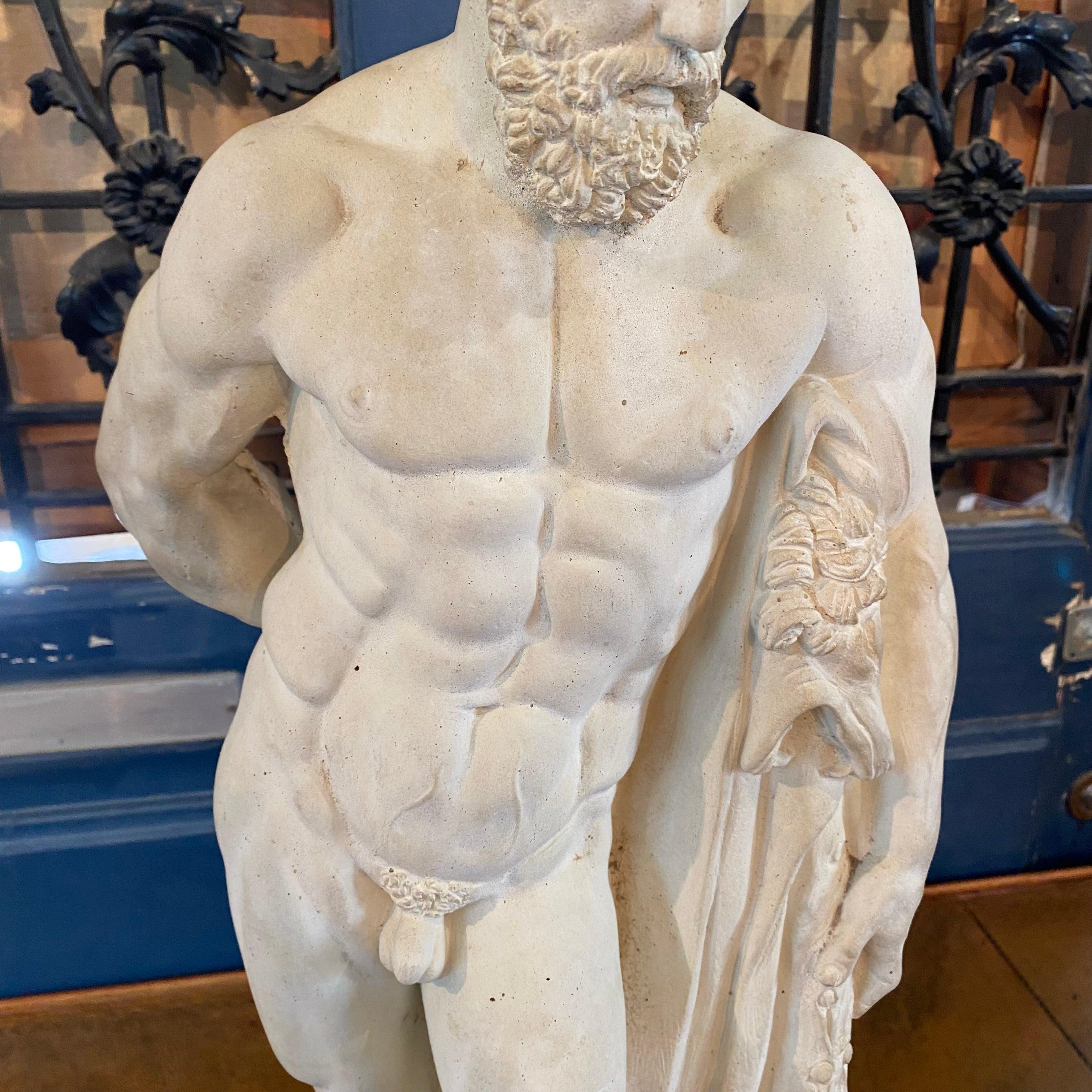 Renaissance Sculpture française réaliste et inhabituelle d'Hercule, nu masculin, figure mythologique en vente