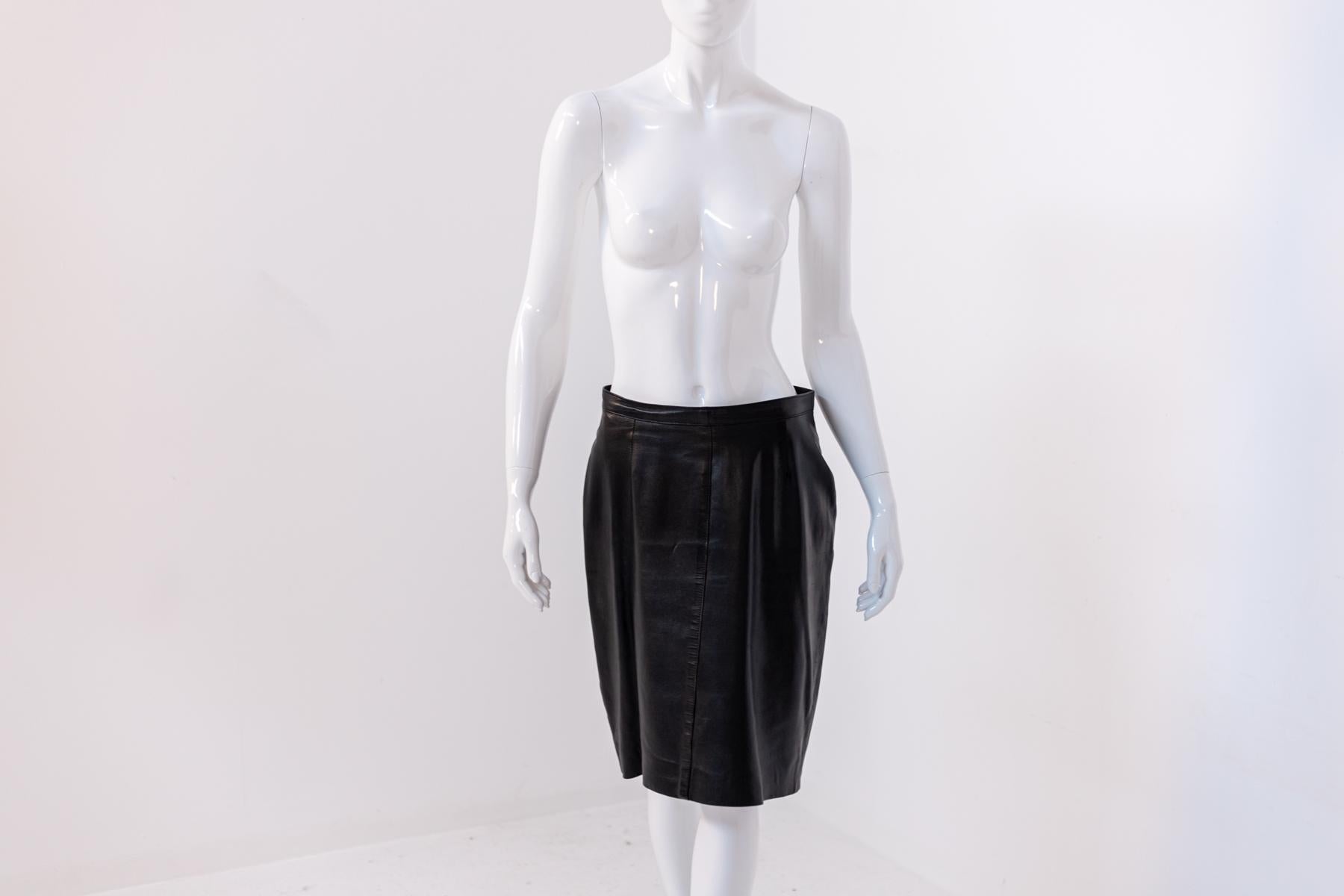 Sensual Vintage Black Leather Skirt For Sale 2