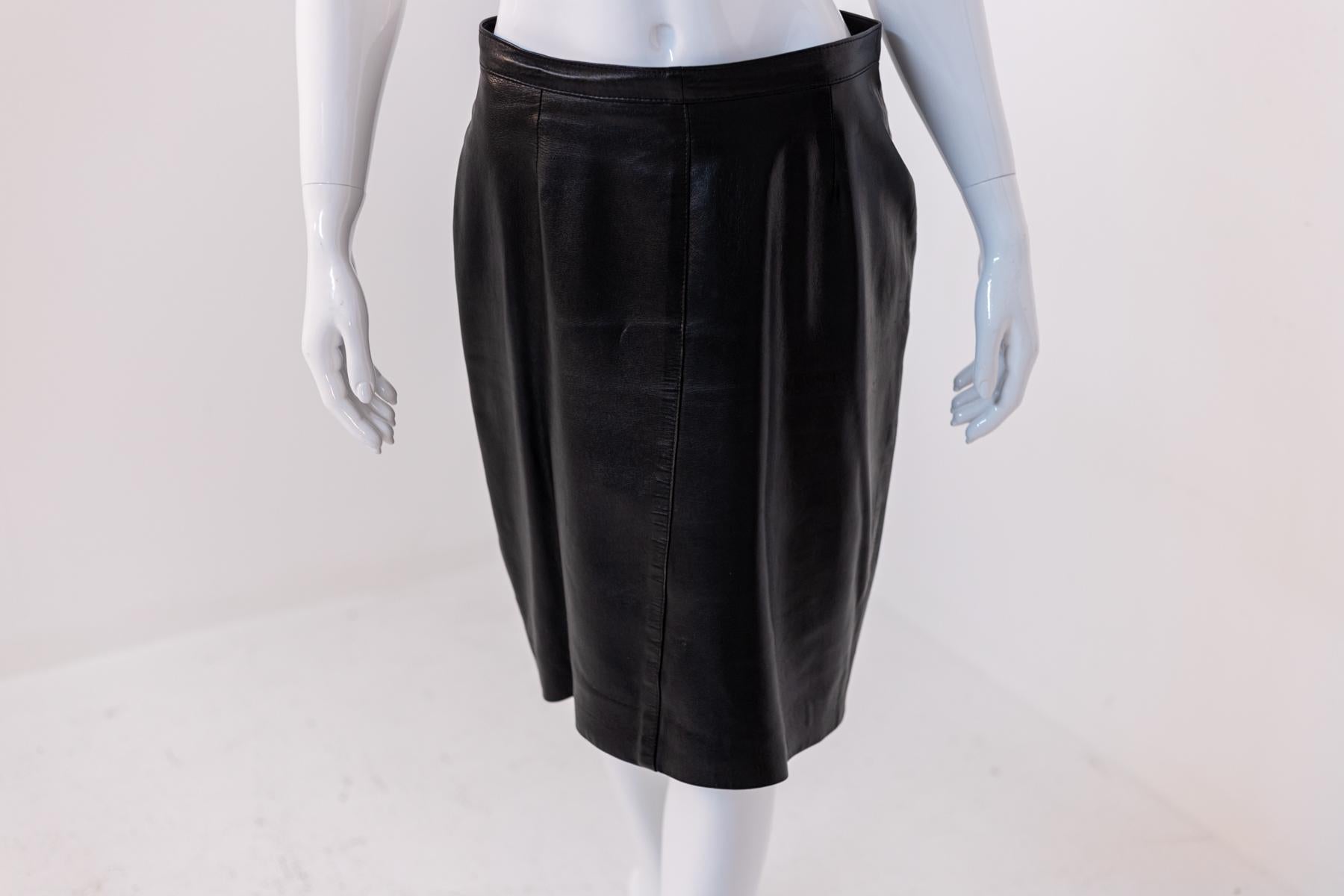 Sensual Vintage Black Leather Skirt For Sale 4