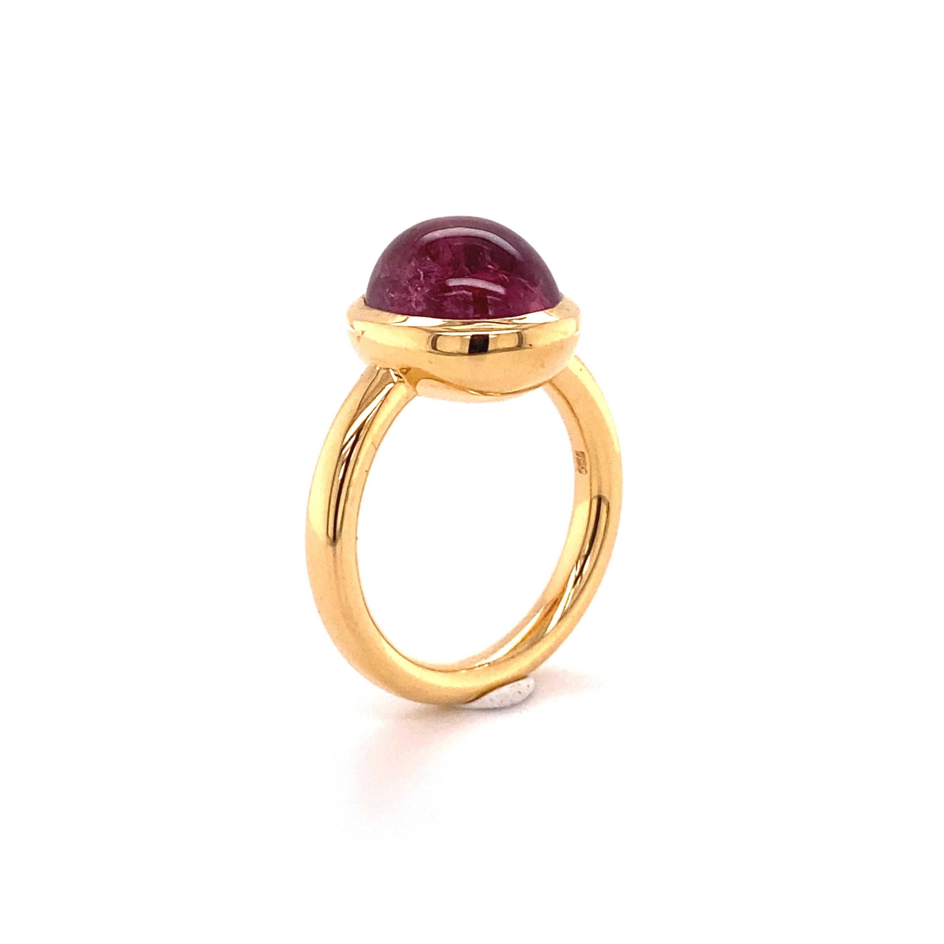 Sensuous Pink Tourmaline Cabochon Ring in 18 Karat Rose Gold In Excellent Condition In Lucerne, CH