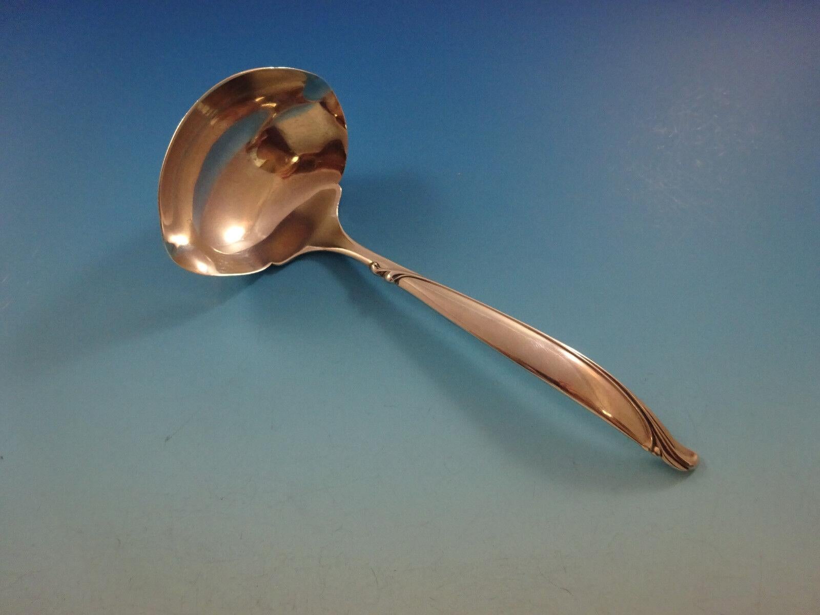 Sentimental by Oneida Sterling Silver Flatware Set For 8 Service 44 Pieces In Excellent Condition For Sale In Big Bend, WI