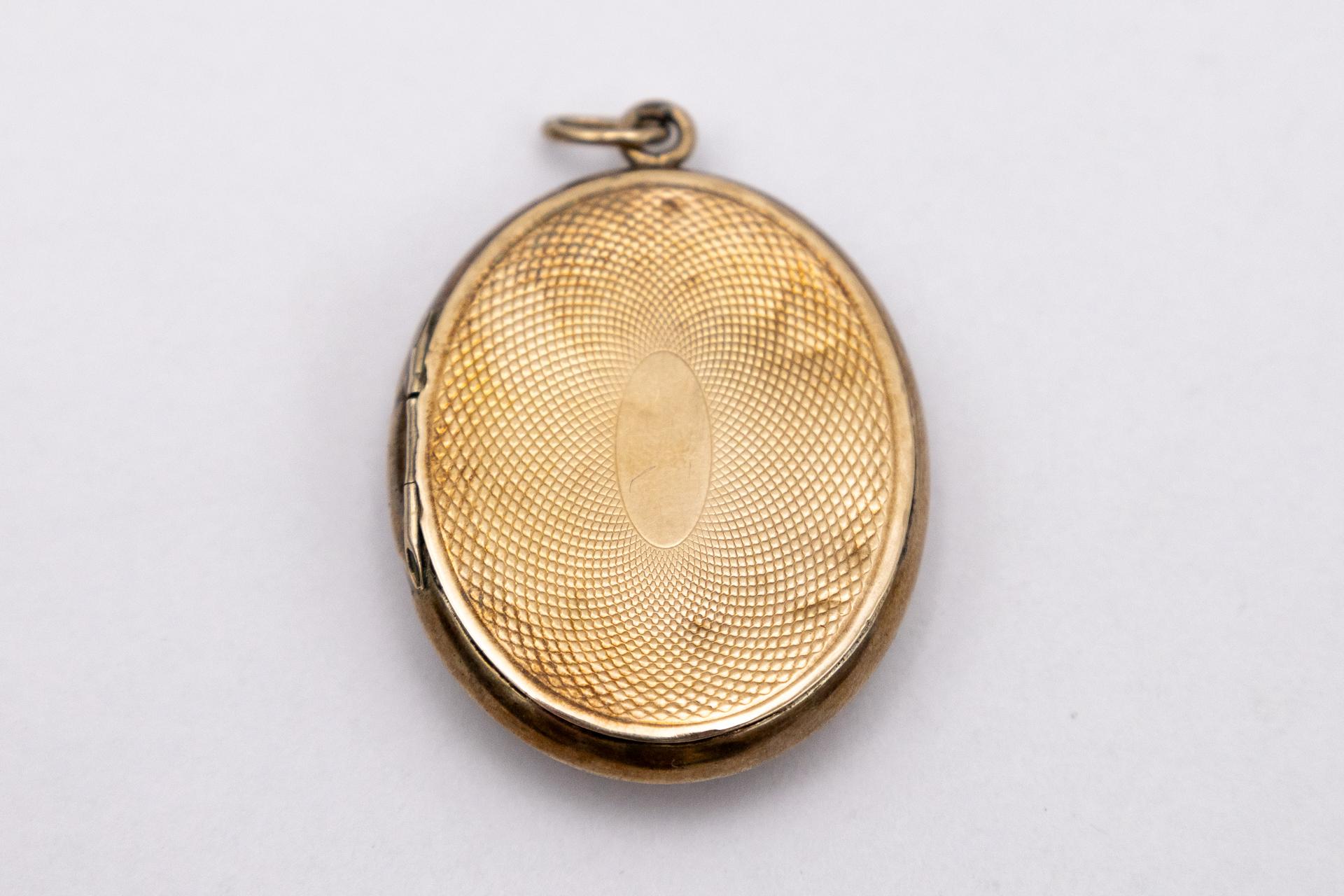 Cabochon Sentimental locket with pearls and enamel, medallion photo hide, end of XIX cen. For Sale