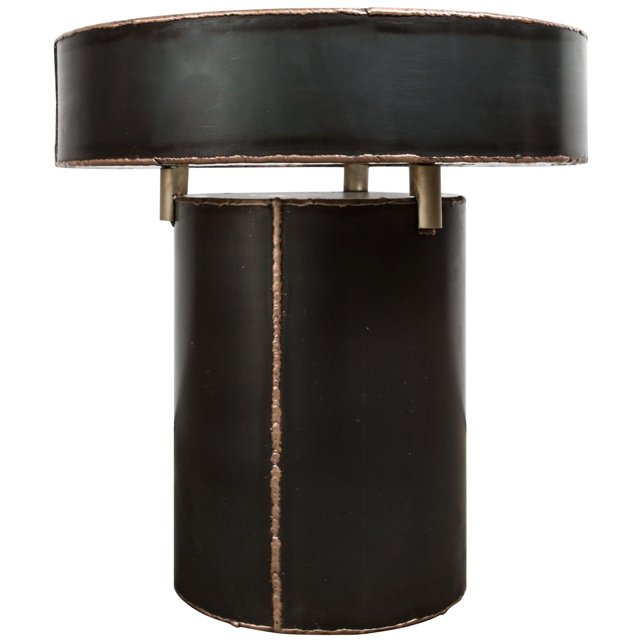In Stock Sentric Side Table in Raw Black Steel and Bronze Seam, by Mtharu im Angebot
