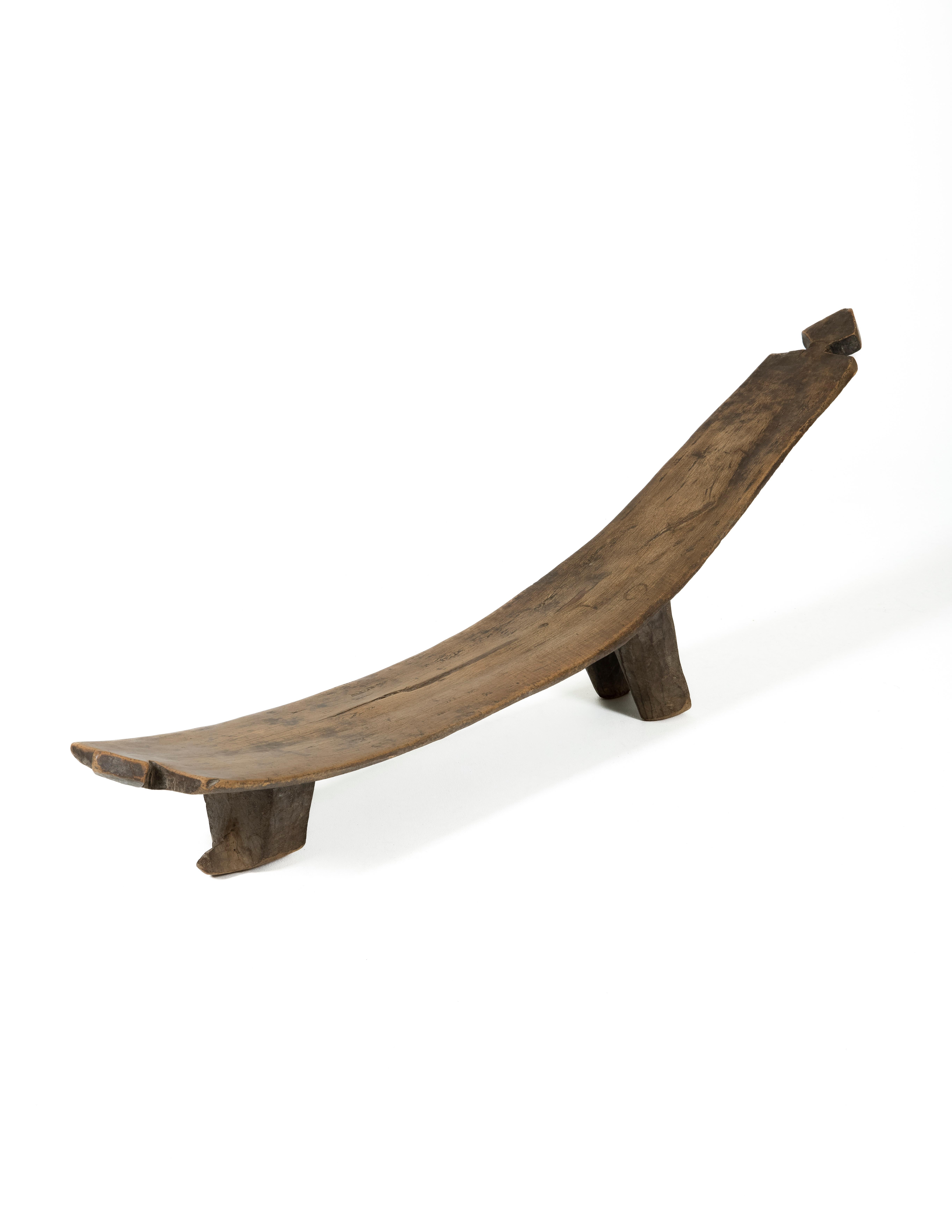Senufo bench carved in a single piece of wood. Origin Ivory Coast. African handicraft. Nice patina.
LP625