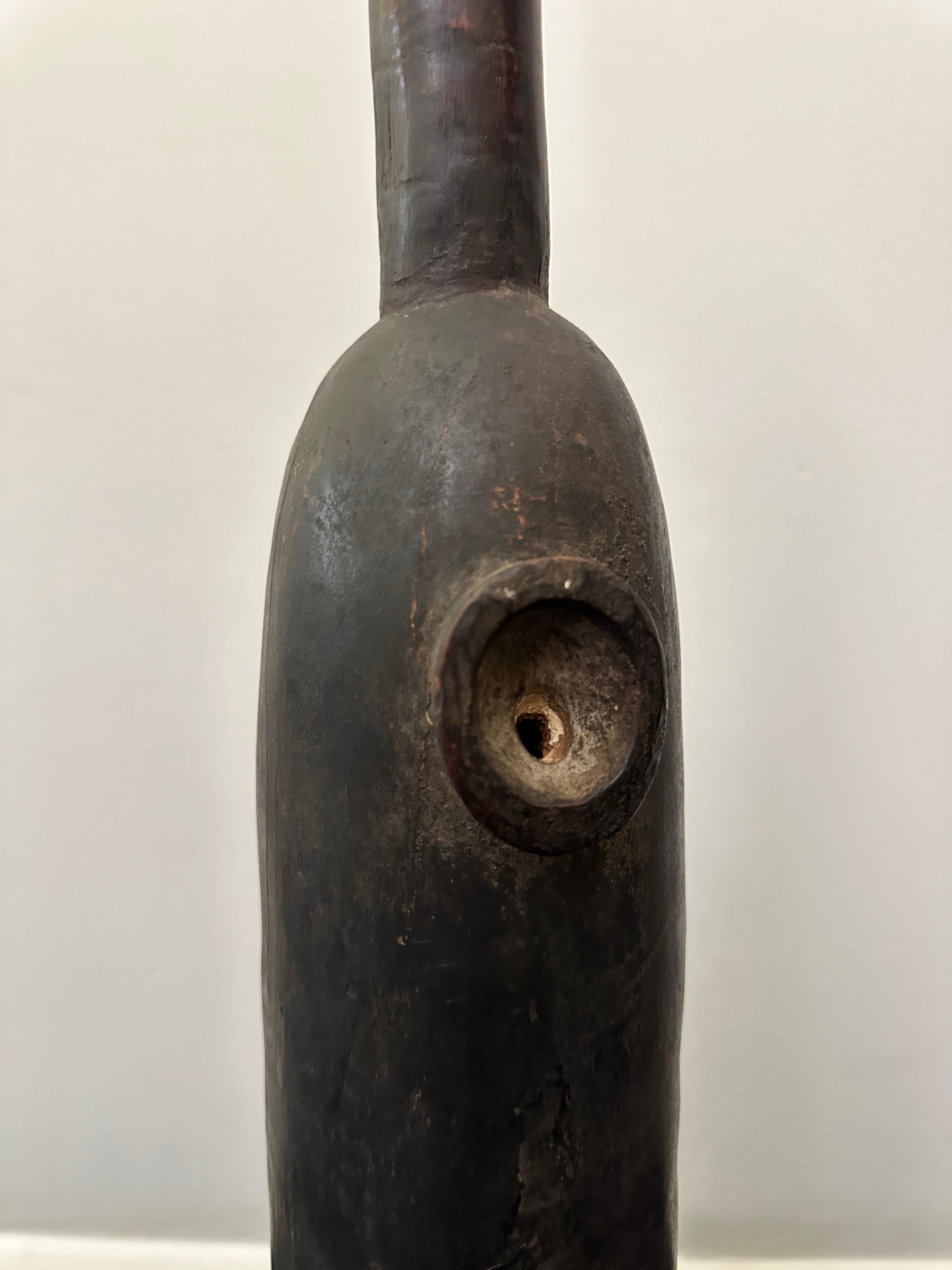 Flute rituel Senufo en bois sculpté à la main Bon état - En vente à New York, NY