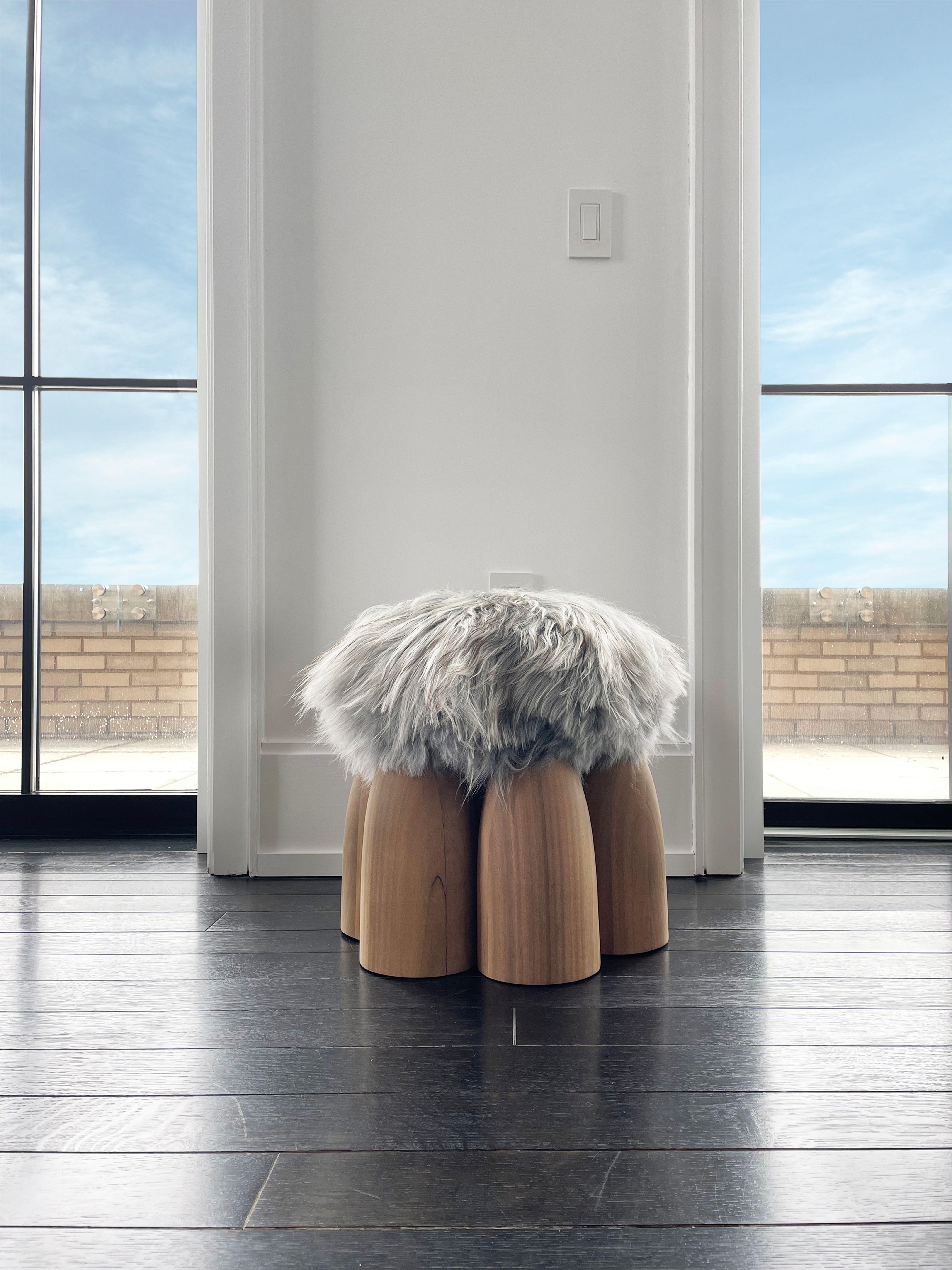 XXIe siècle et contemporain Senufo Ottoman in African Walnut by Arno Declercq en vente