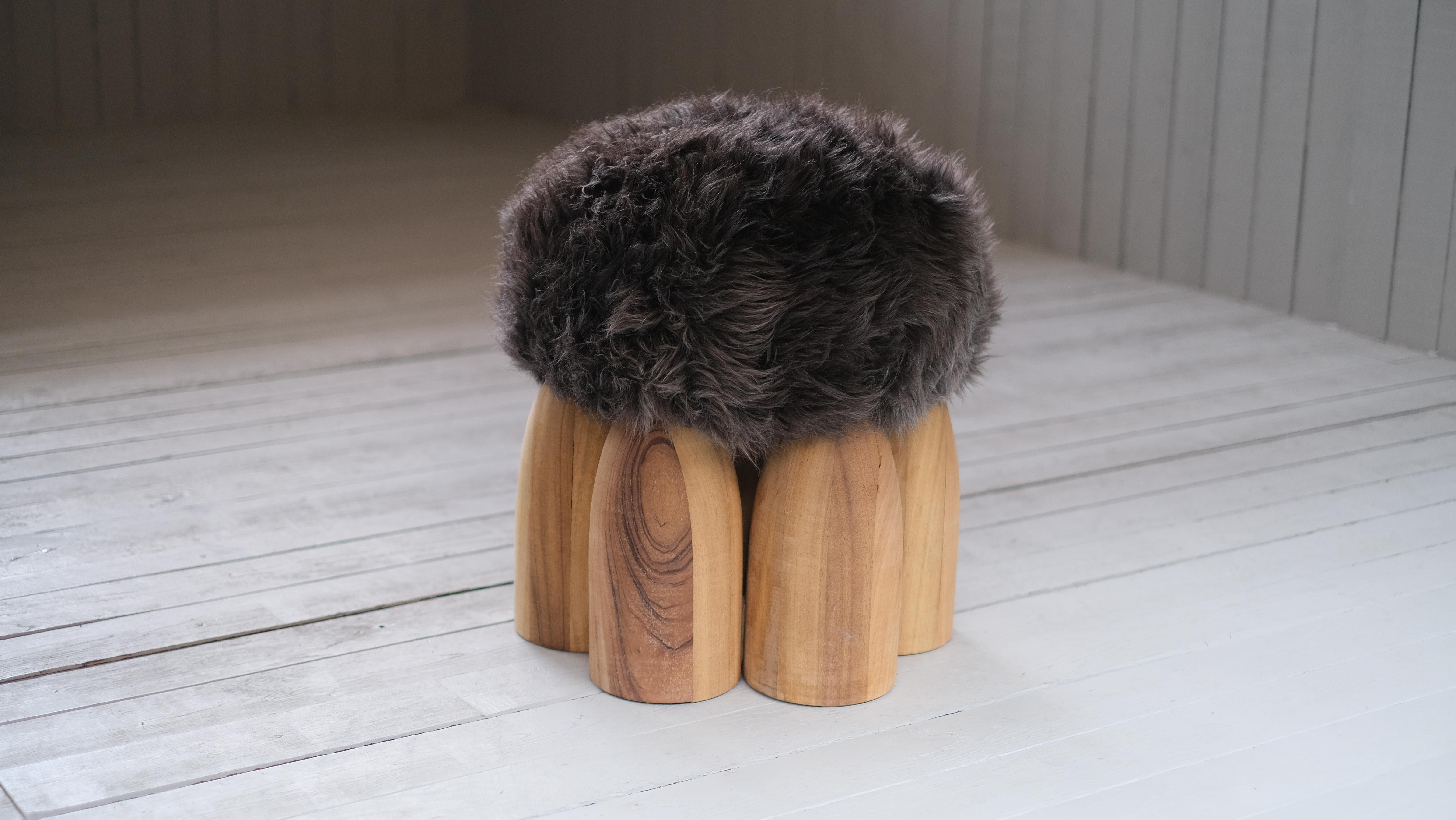 Senufo Ottoman in African Walnut by Arno Declercq en vente 2