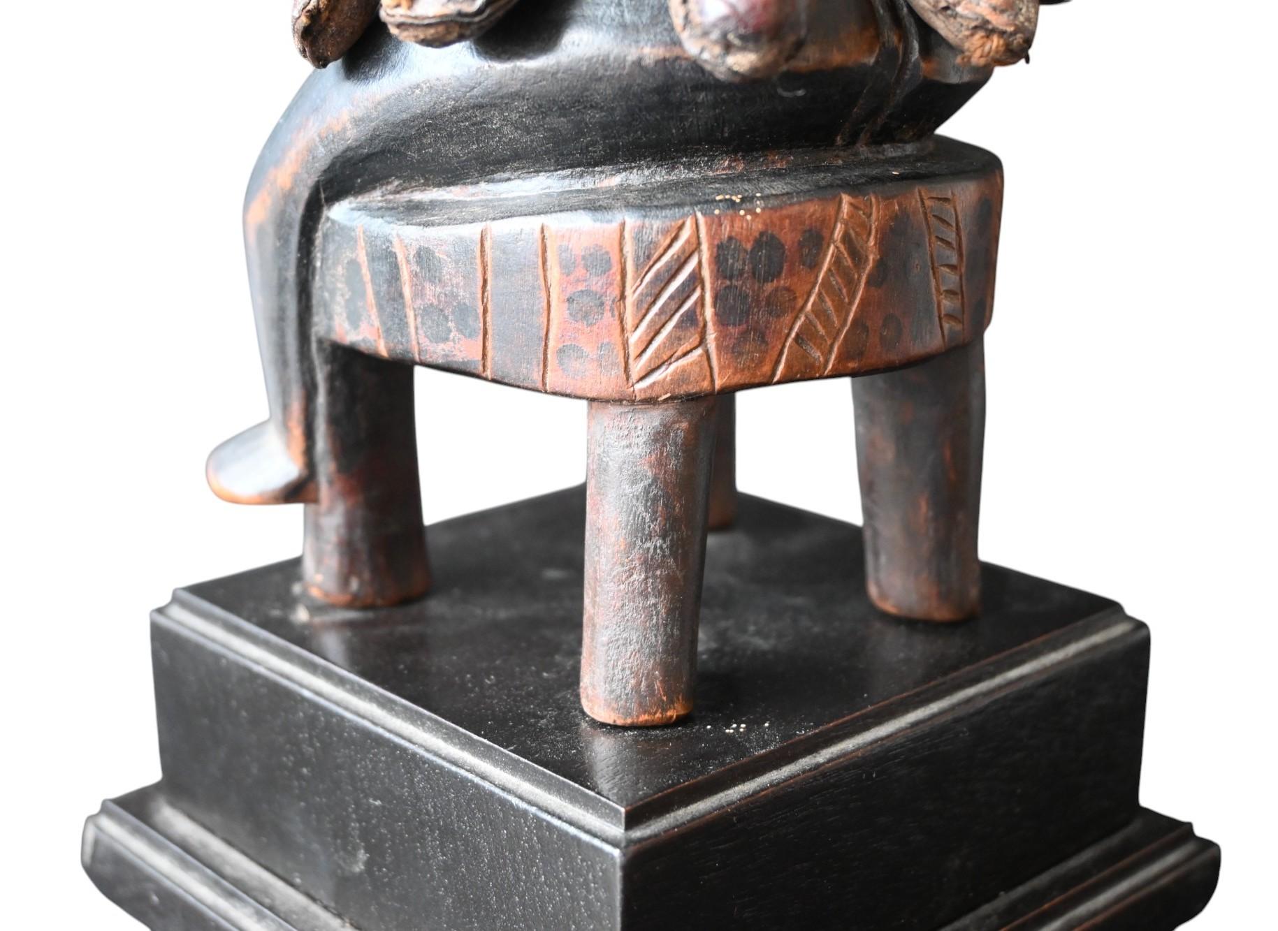 Senufo Seated Female Figure – Early 20th Century For Sale 5