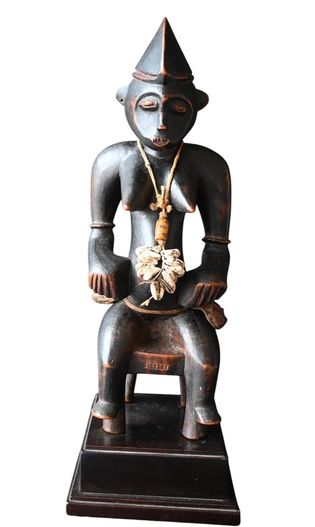 Ivorian Senufo Seated Female Figure – Early 20th Century For Sale