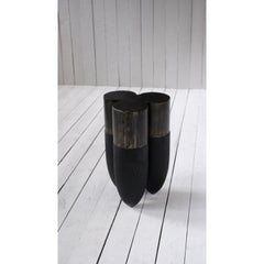 Table d'appoint en forme de balle en bois brûlé et en acier patiné par Arno Declercq