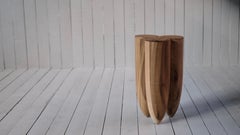 Tabouret Senufo naturel en noyer africain par Arno Declercq