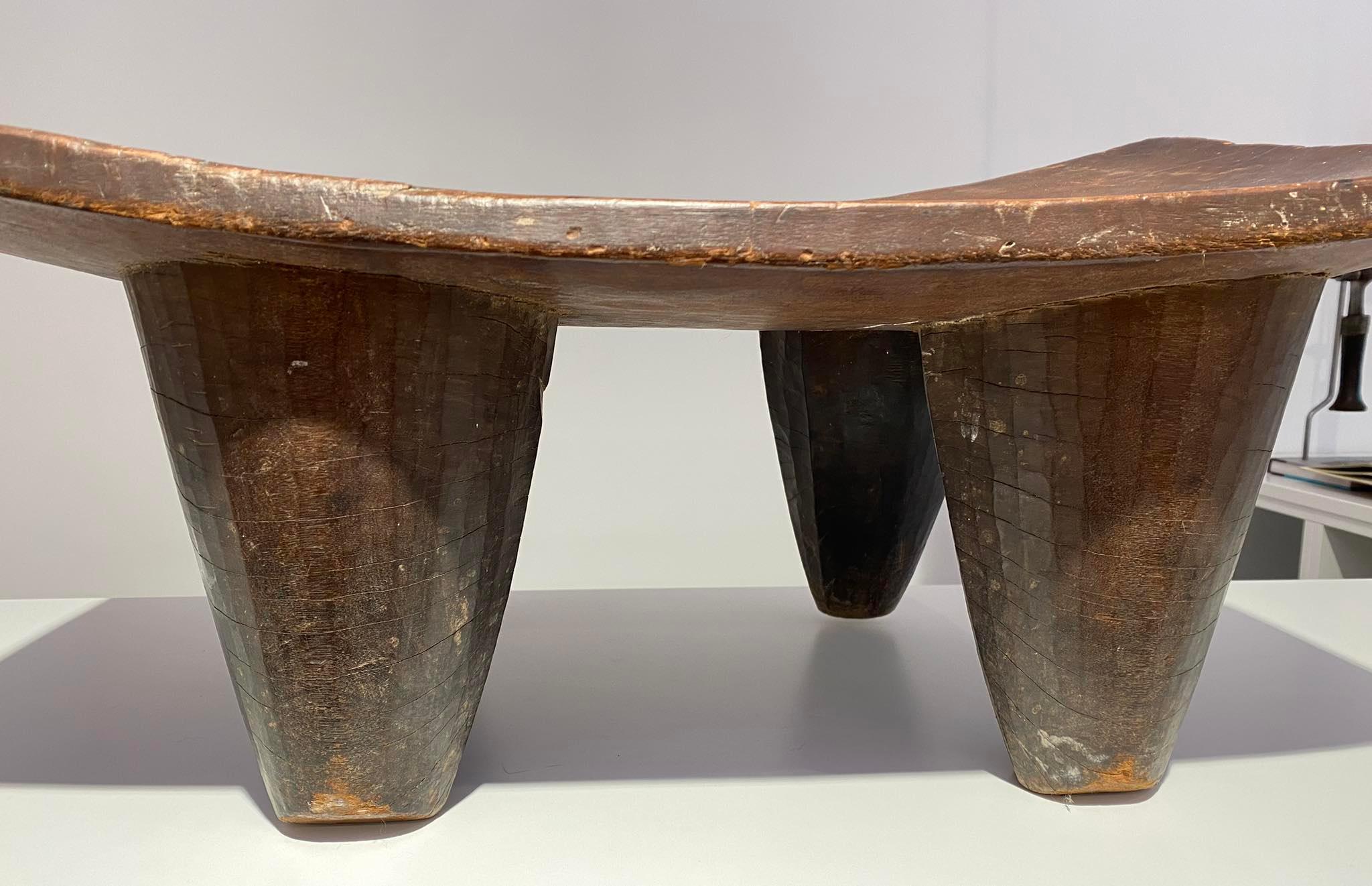 Sgabello Senufo Senufo Costa d'Avorio Costa d'Avorio Arte tribale africana - XIX secolo In condizioni ottime in vendita a Leuven, BE