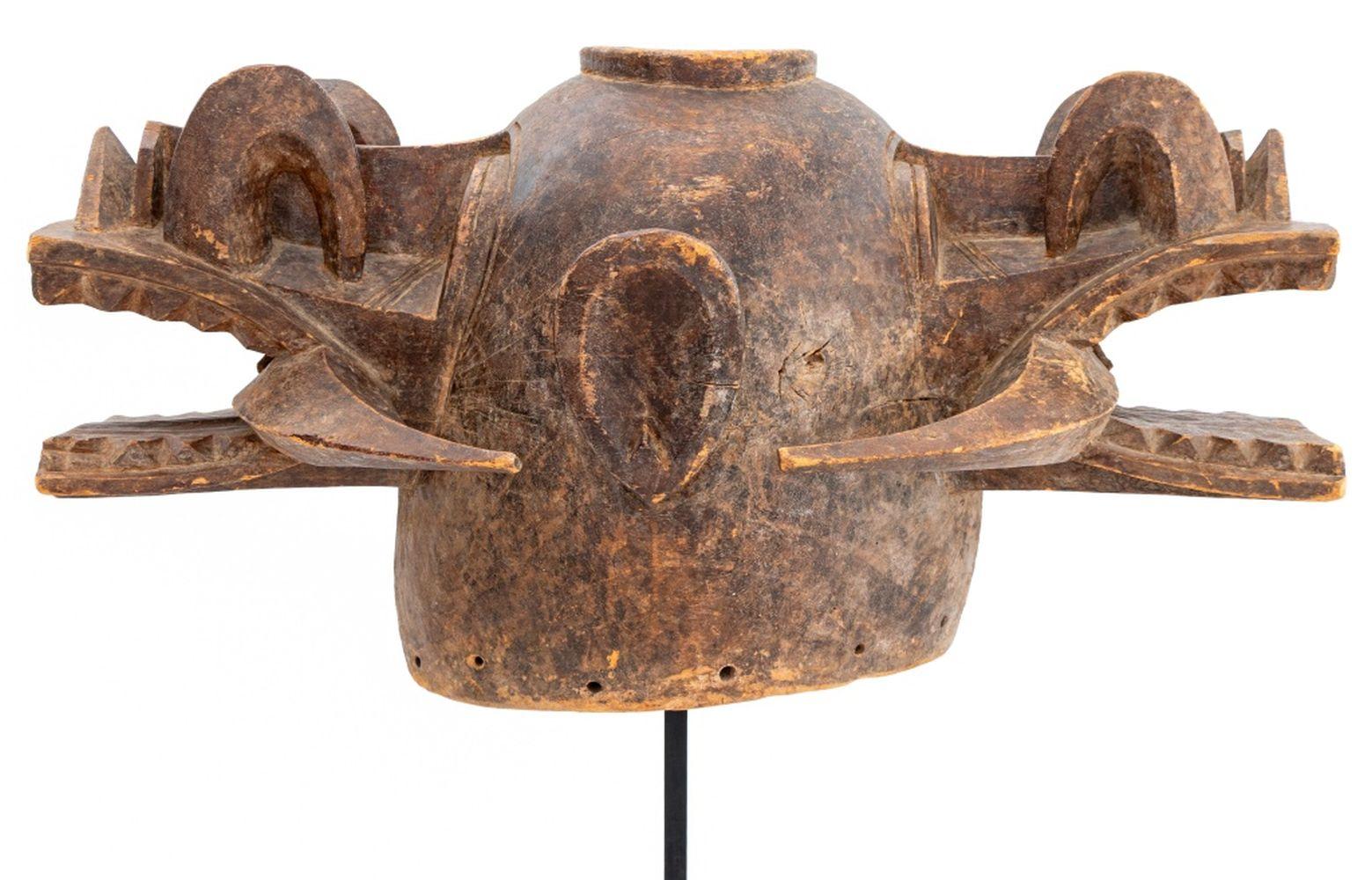 Máscara de casco de fuego senufo 