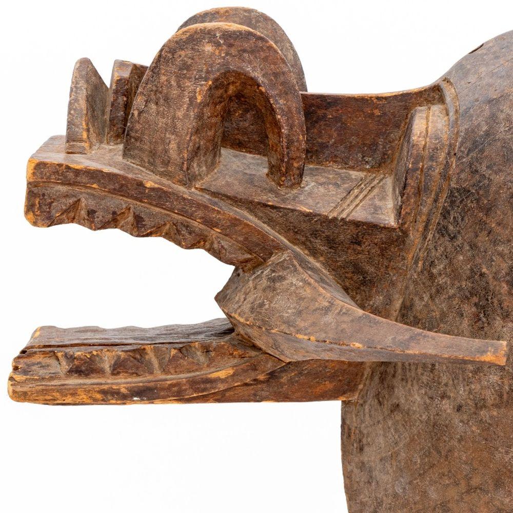 Máscara de casco de escupefuegos senufo 