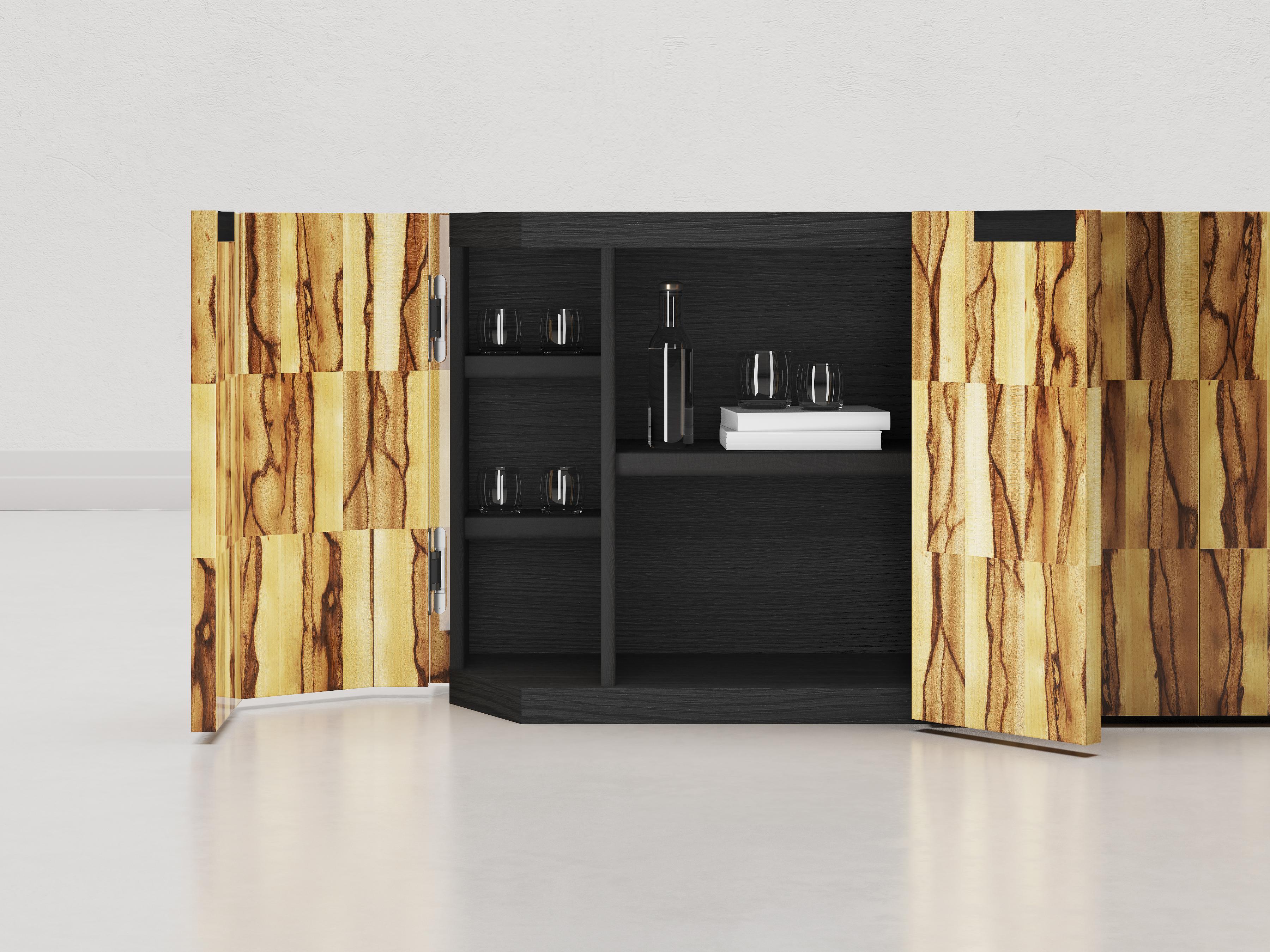 Aparador Senza Fine de madera brillante Antiaris negro Moderno de mediados de siglo en venta