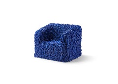 Poltrona Senzafine in poliuretano blu di Gaetano Pesce
