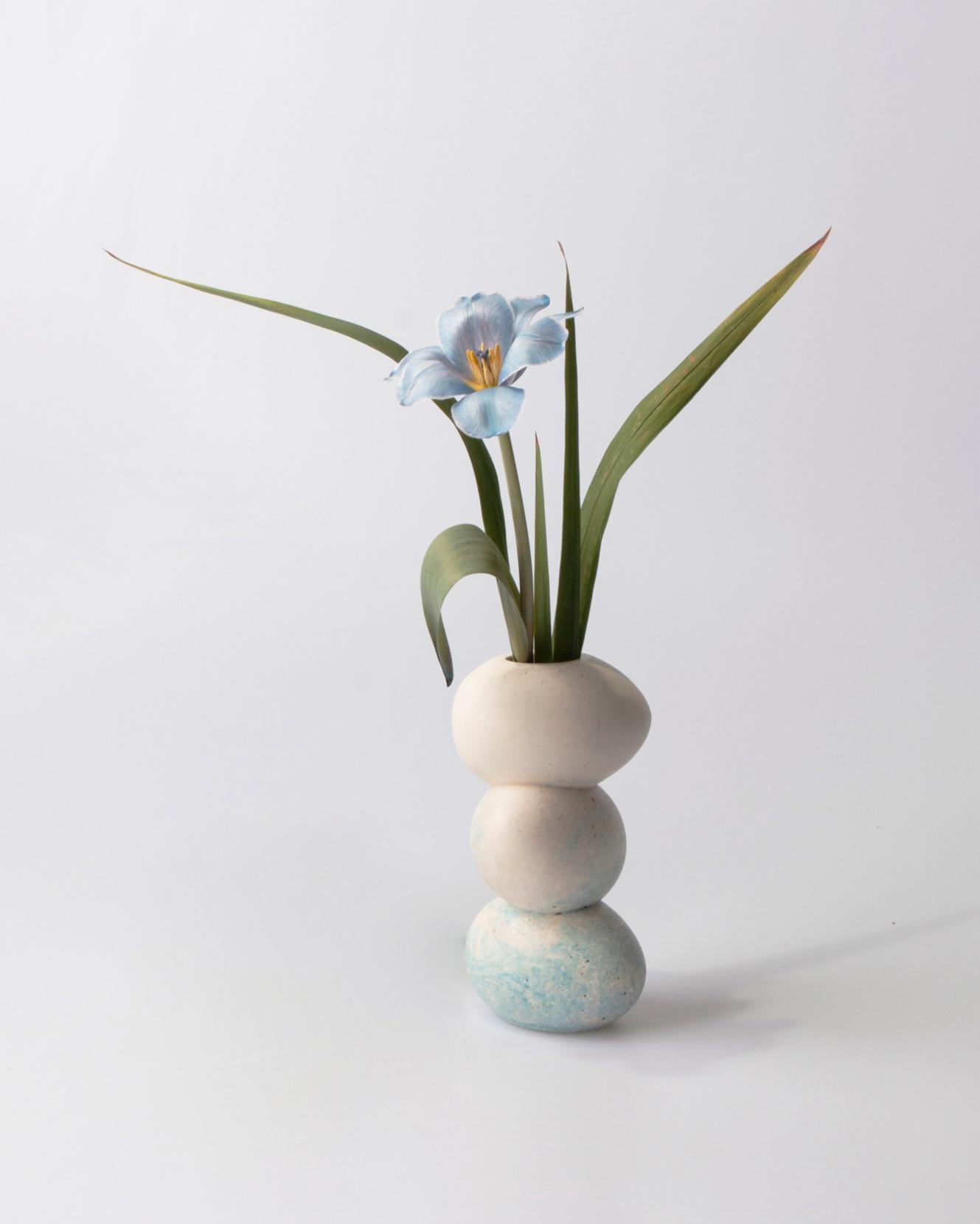 Seo of 4 Eggshell Vases. From the Oygg series For Sale 1