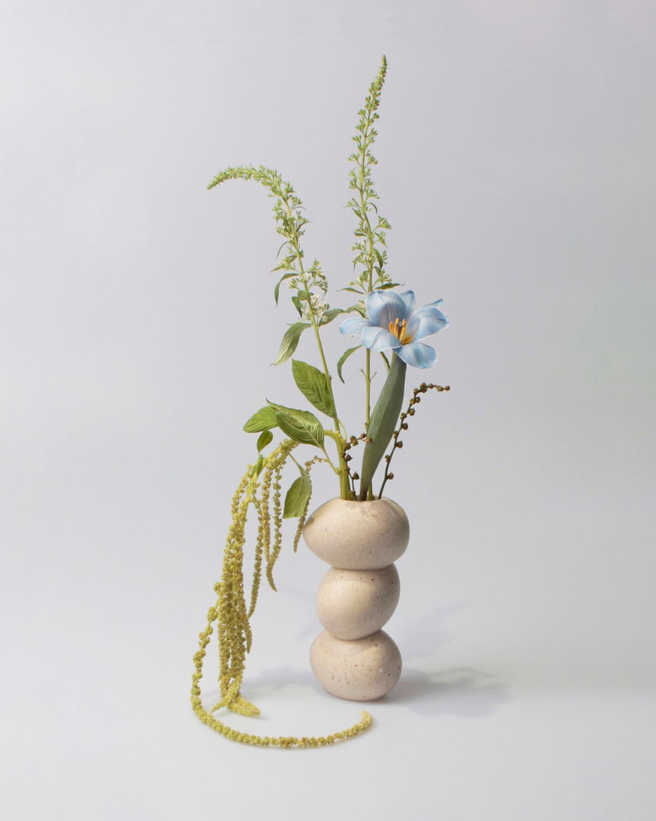 Seo of 8 Eggshell Vases. From the Oygg series For Sale 9