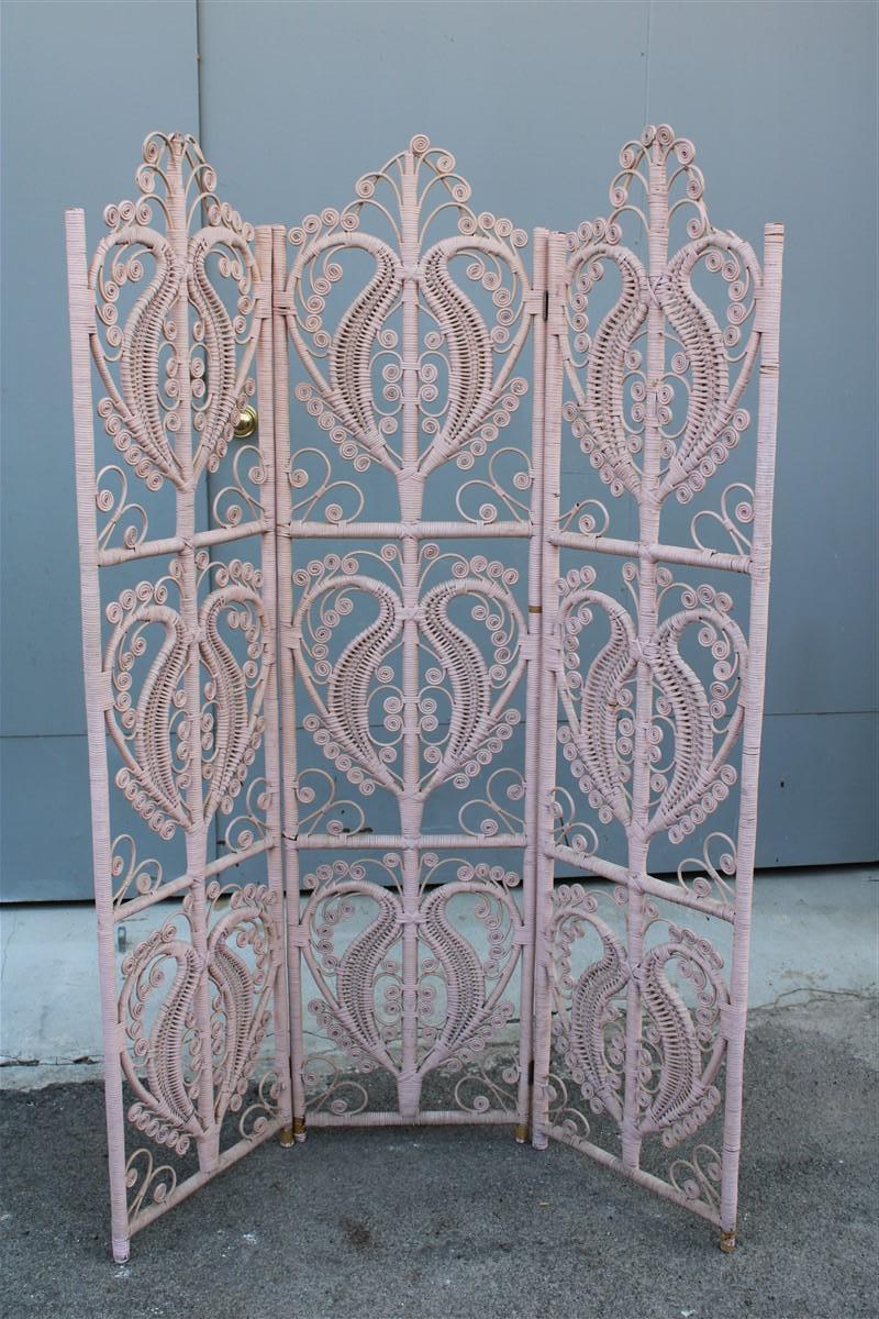 RARO PEZZO DI ARTIGIANATO ITALIANO , separe in bambù intrecciato e laccato rosa, piccole mancanze come da foto.