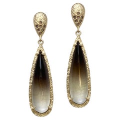 Keiko Mita Boucles d'oreilles Sepia bicolores en quartz fumé avec cadre en or 14 carats