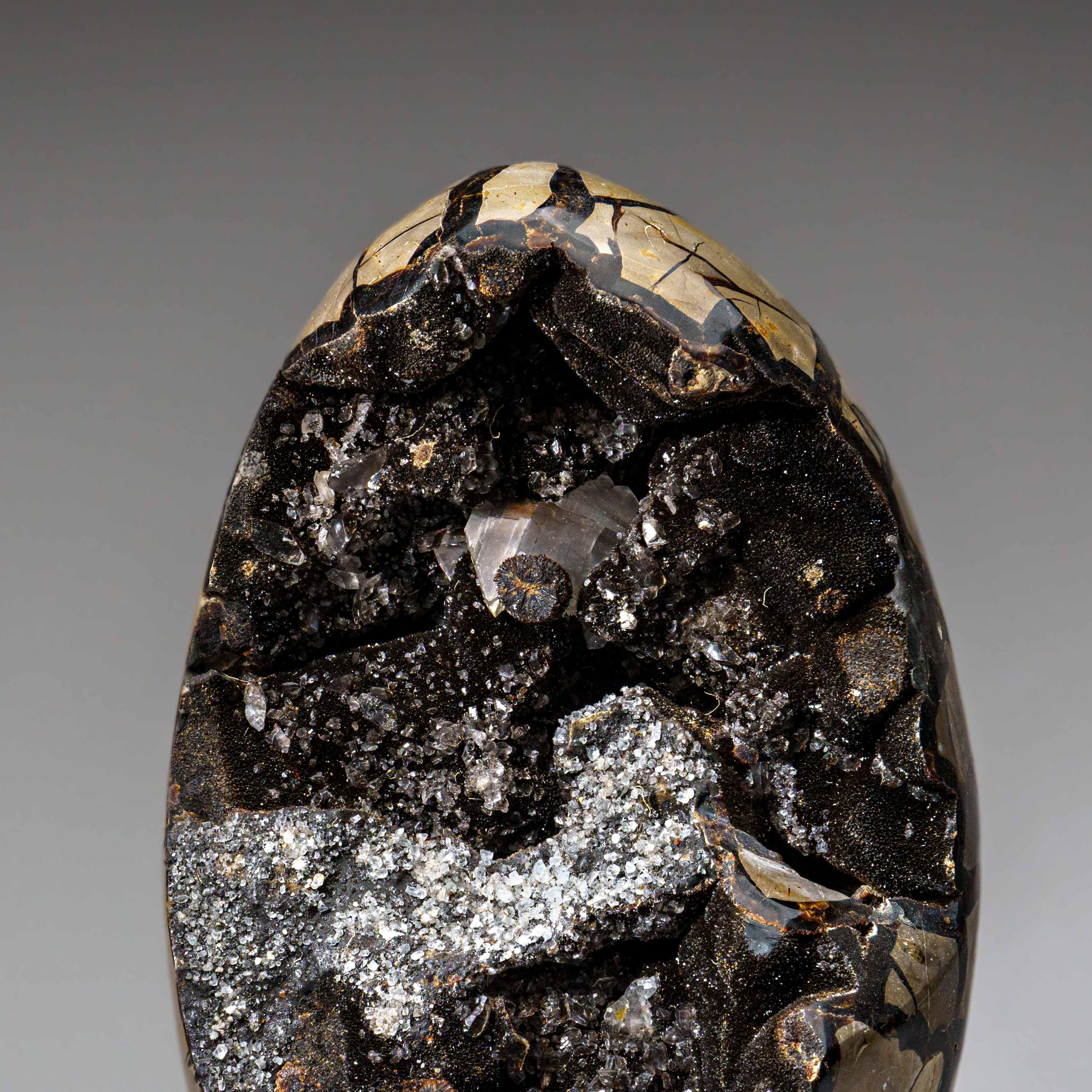 Geode settario druzico a forma libera dal Madagascar (17,5 lbs) in vendita 1