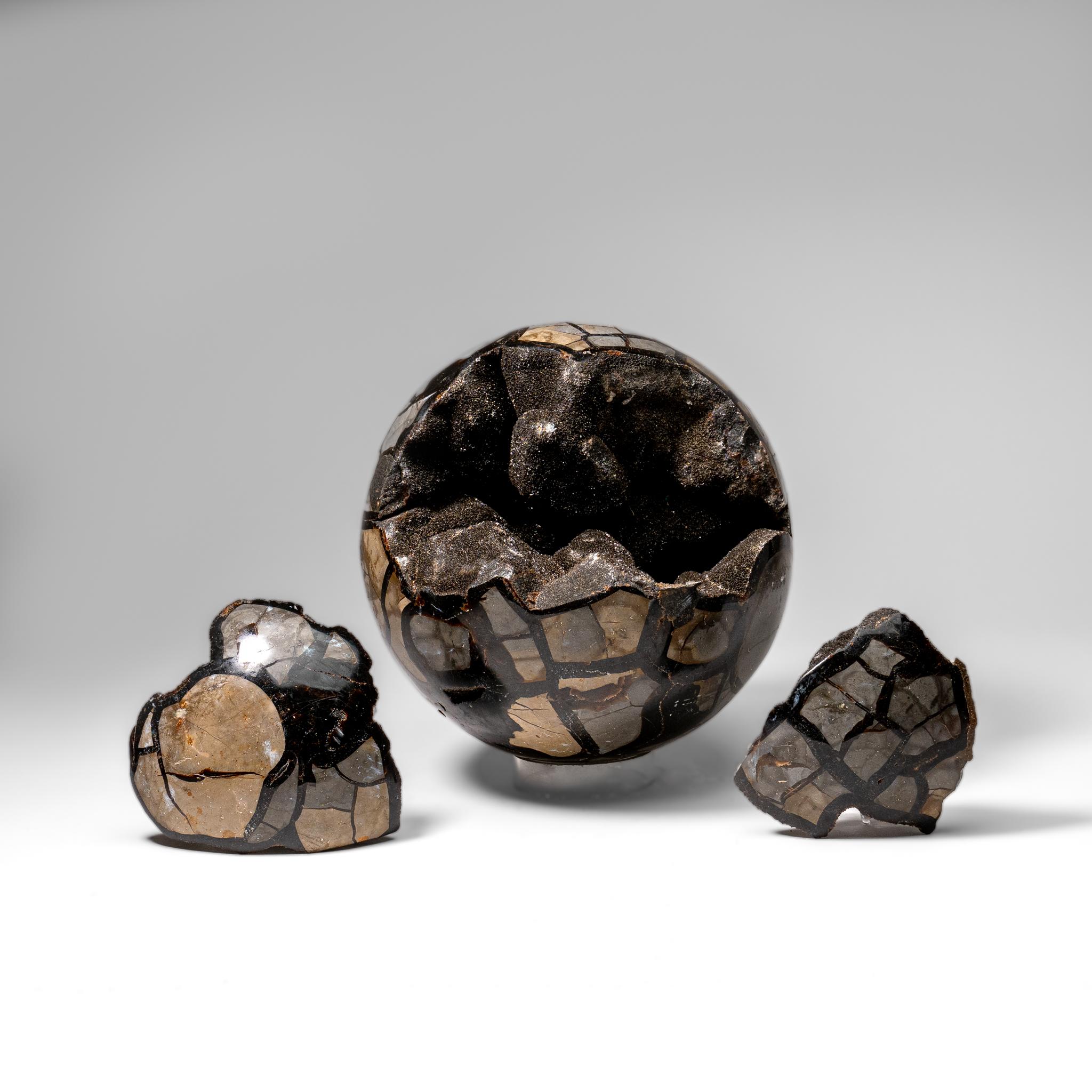 Septarian Druzy Geode Sphere from Madagascar (24.5 lbs) In New Condition For Sale In New York, NY