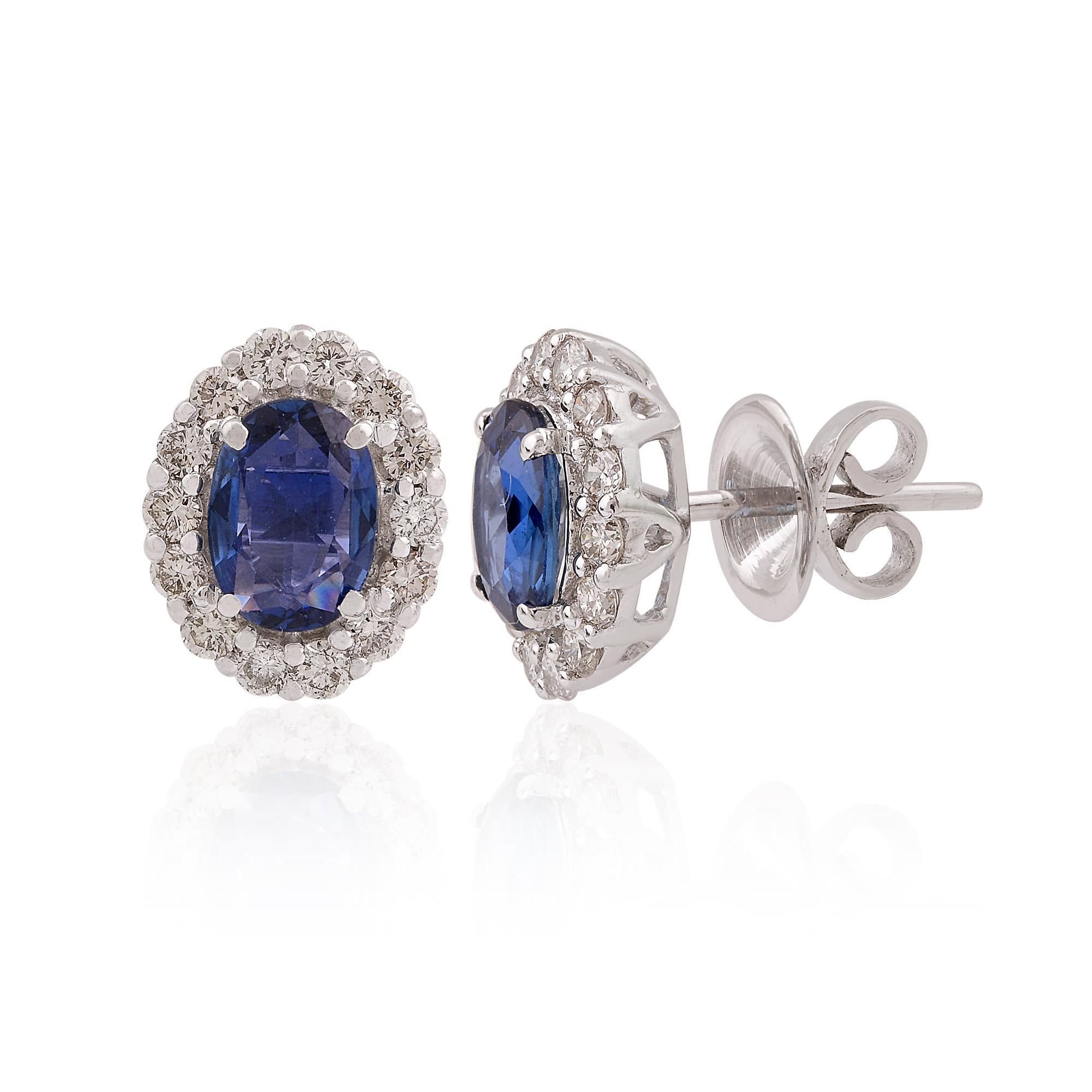 Codice articolo :- SEE-11735
Peso lordo :- 3,48 gm
Oro bianco 18k Peso :- 3,05 gm
Peso del diamante naturale: - 0.65 carati  (DIAMANTE DI PUREZZA MEDIA SI1-SI2 E COLORE H-I)
Zaffiro blu Peso :- 1,51 Ct
Dimensioni degli orecchini: 12 mm