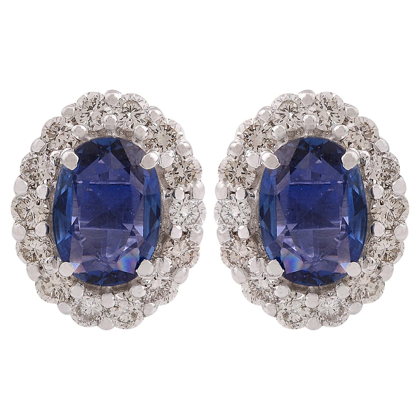 Orecchini di settembre con zaffiro blu e diamante aureolato in oro bianco 18 carati in vendita