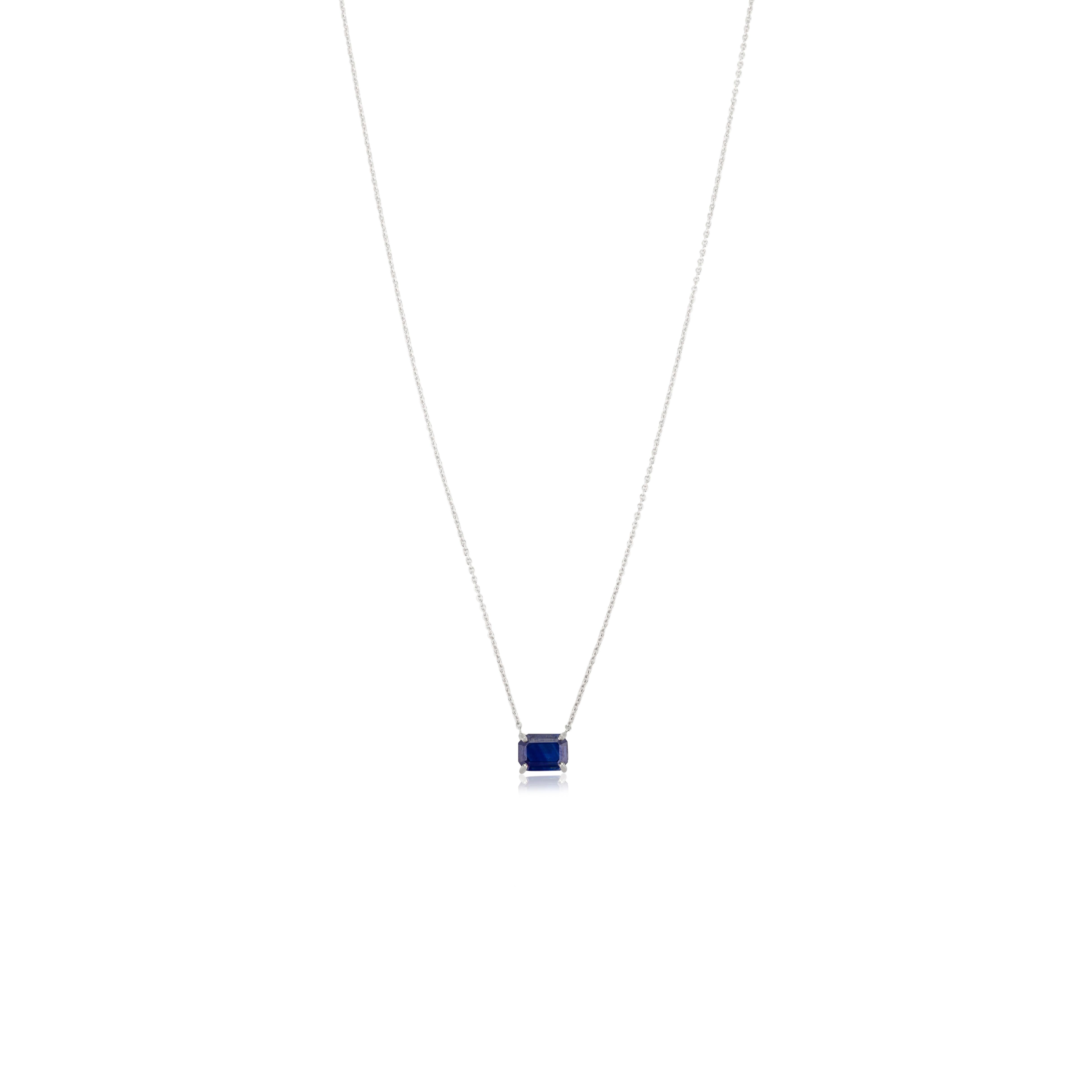 September Birthstone Blue Sapphire Solitaire Necklace in 14K Solid White Gold In New Condition For Sale In New York, NY