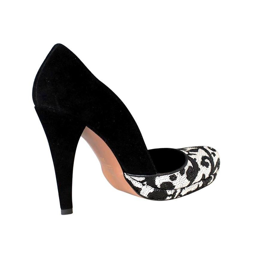 Black buckskin Black and white sequins on top Heel height cm 11 (4.33 inches)
