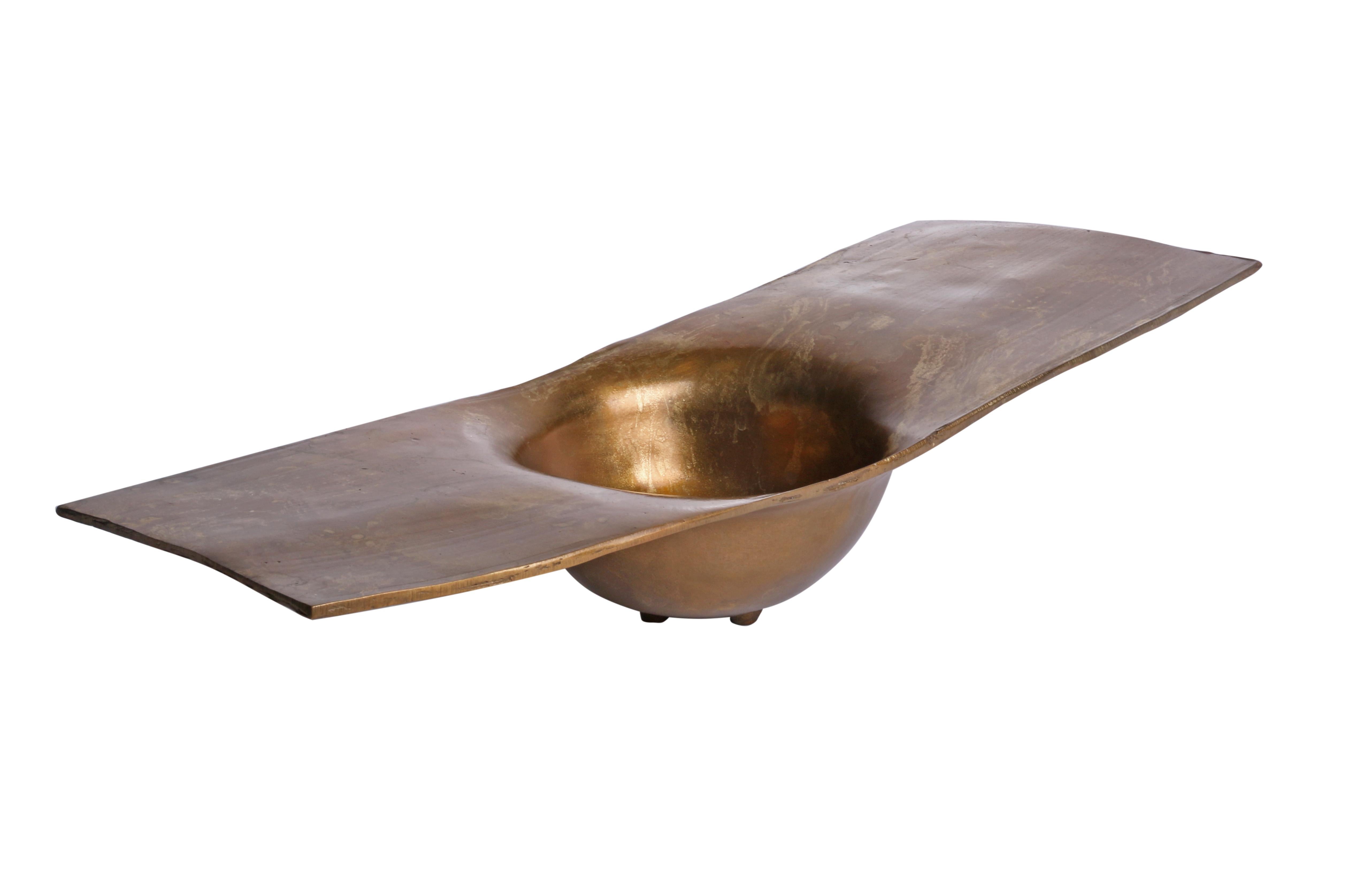 The Sequoia Vessel presents a perfect harmony of rustic elegance and modern functionality. Inspired by the serene landscapes of mountain ranges, this vessel sink brings natural sophistication to any space. Its sleek cylindrical design offers
