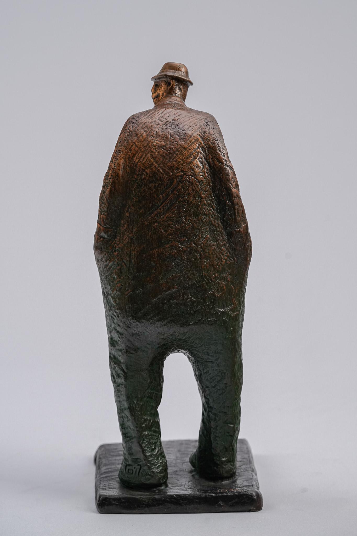 Part of Ser Uang Huang’s Childhood Series. Gazing captures the playful innocence of childhood through the image of a boy forming binoculars with his hands, smiling as he peers into the world. The gesture conveys a boundless curiosity and eagerness